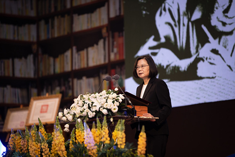 蔡英文總統感謝鍾肇政對台灣文學以及客家文化的貢獻
