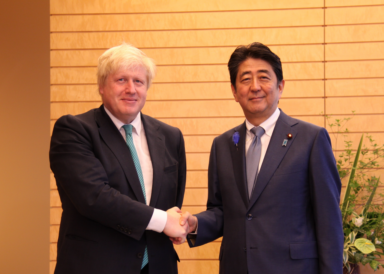 Abe Johnson uk Japan 安倍、強森、英國、日本（UK in Japan- FCO／CC BY 2.0）