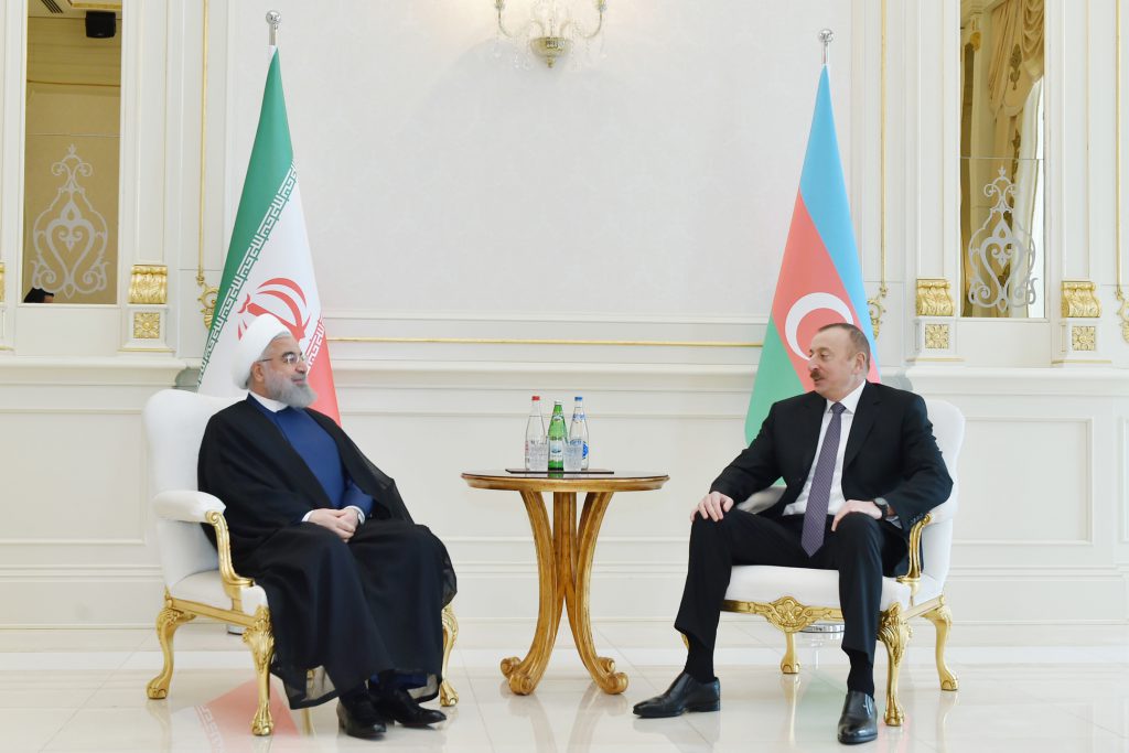 亞塞拜然總統阿利耶夫（Ilham Aliyev） & 伊朗總統羅哈尼（Hassan Rouhani）（圖／Presidential Press and Information Office／CC BY 4.0）