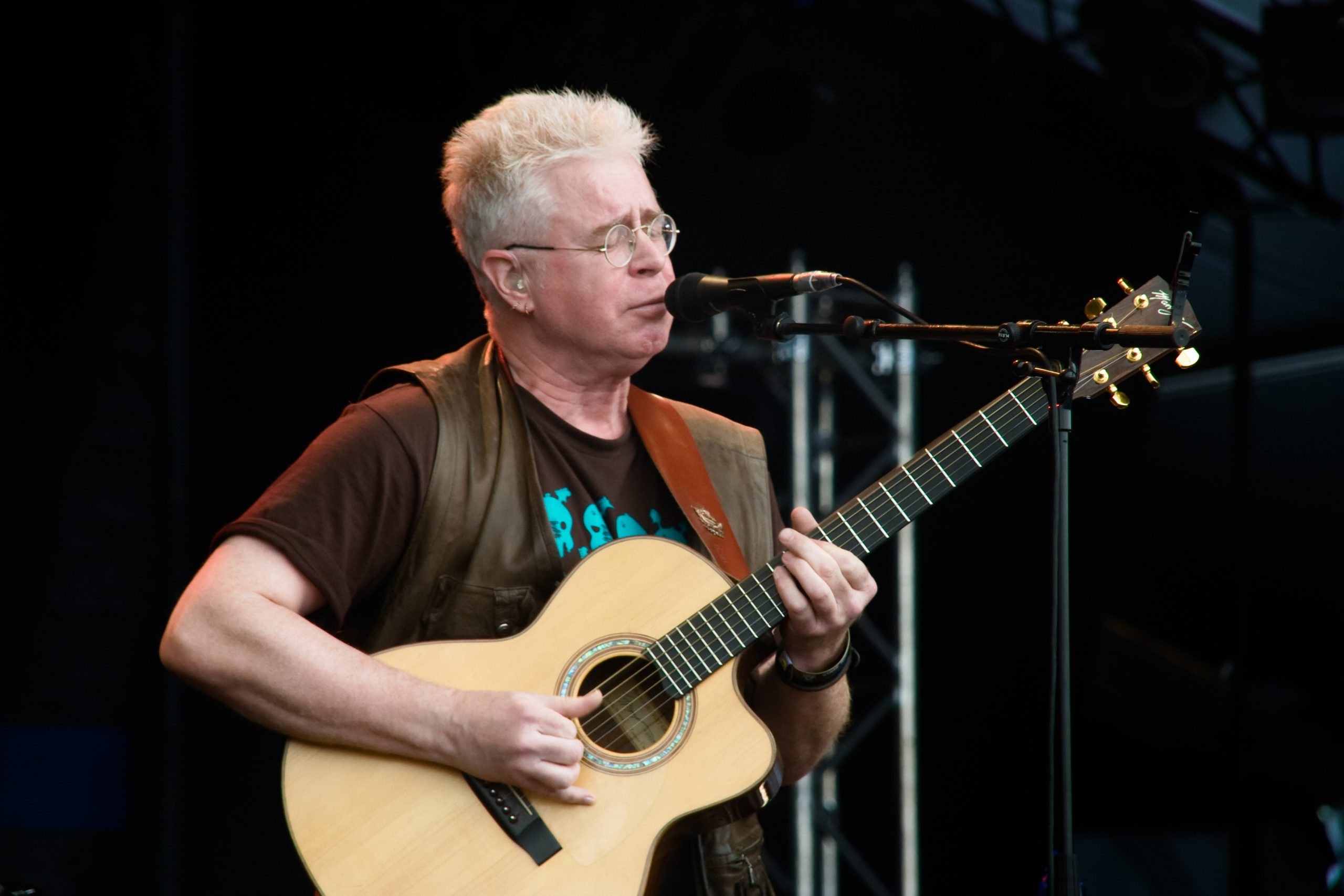 Read more about the article A conversation with Bruce Cockburn: Canada’s Revered Singer-Songwriter