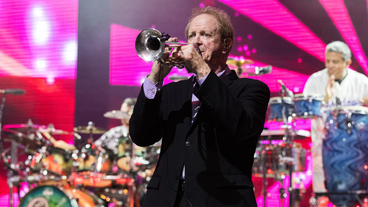 Read more about the article Chicago’s Lee Loughnane 56 years at the top and still rolling