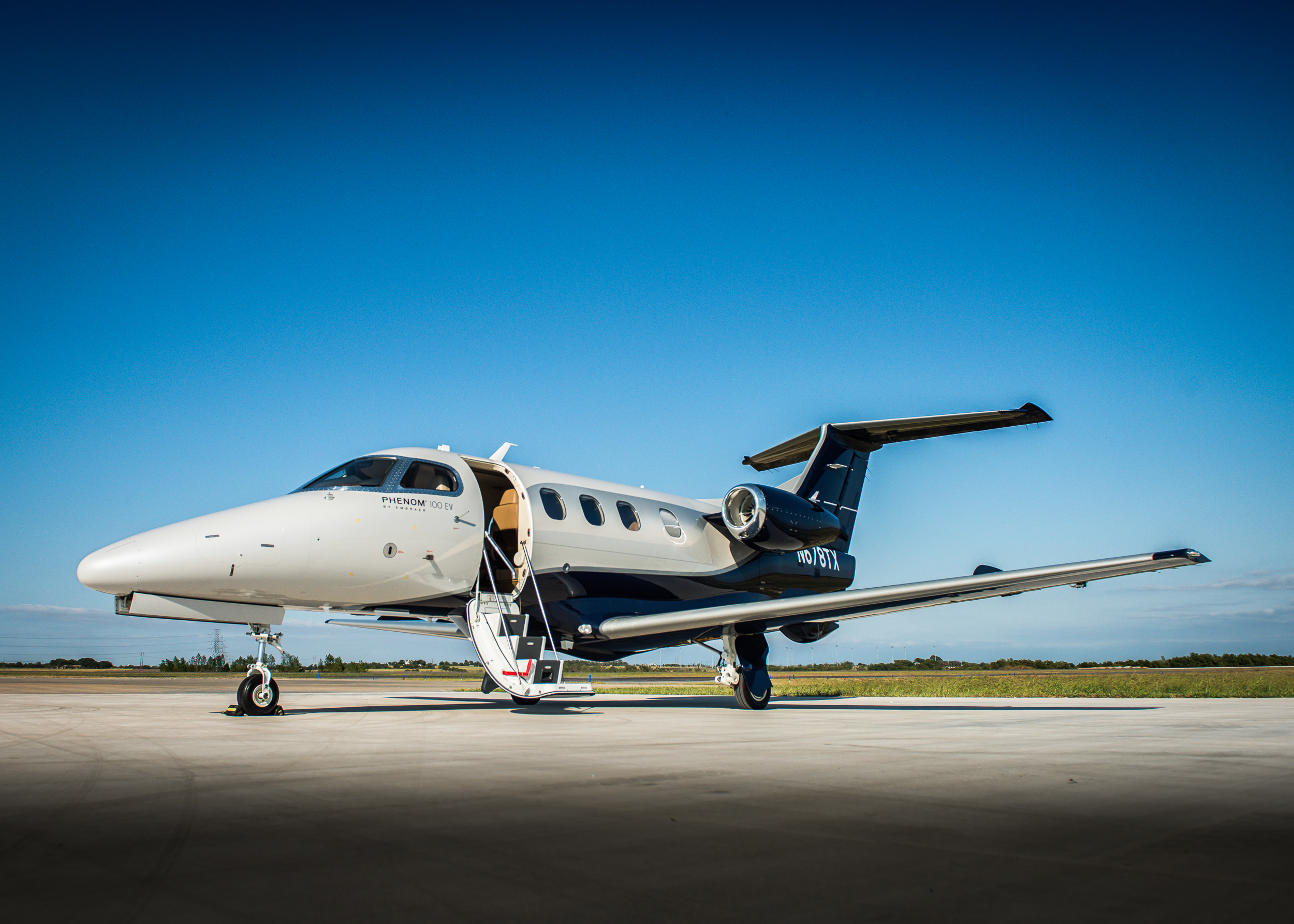 Embraer Phenom 100 Bathroom