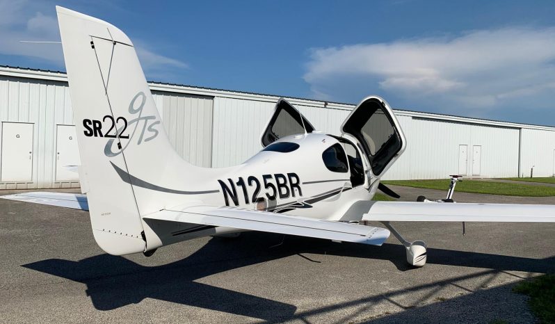 2011 cirrus sr22 interior