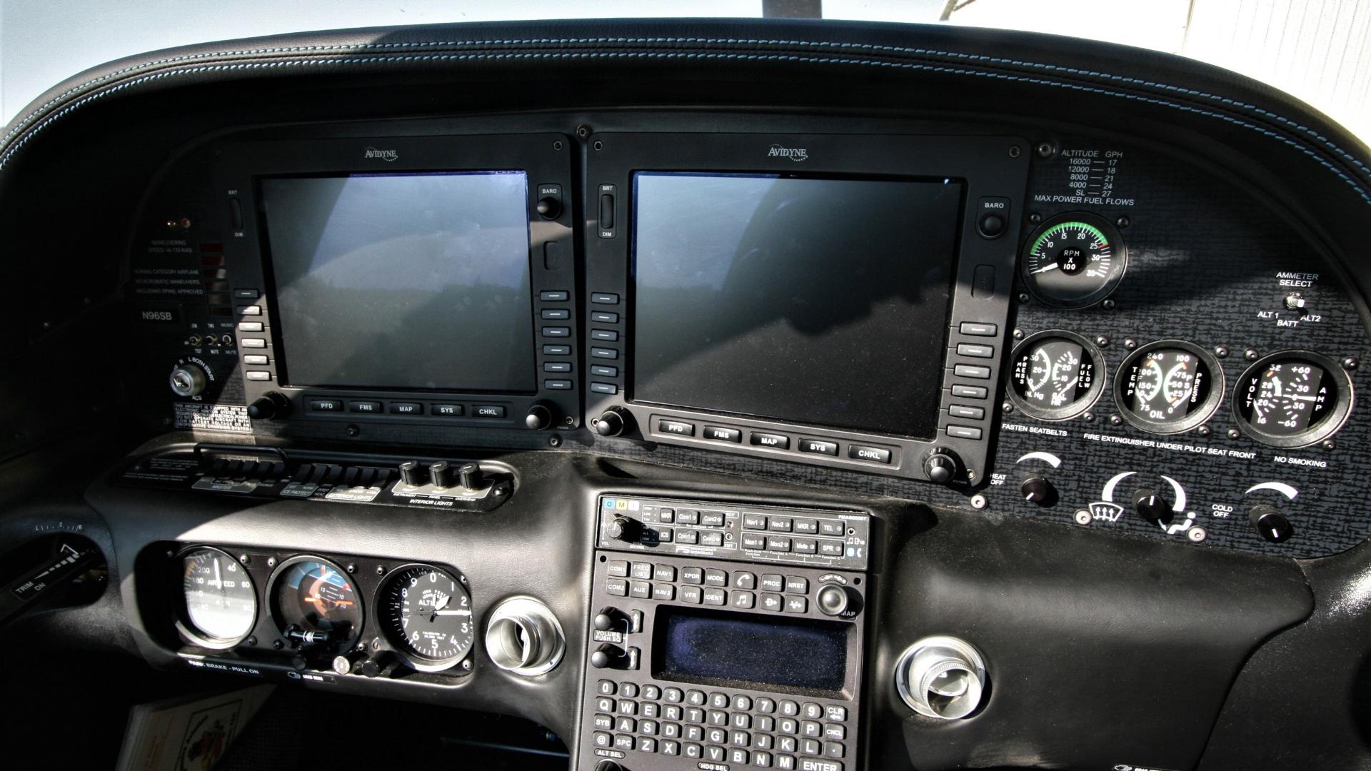 cirrus sr22 interior photos