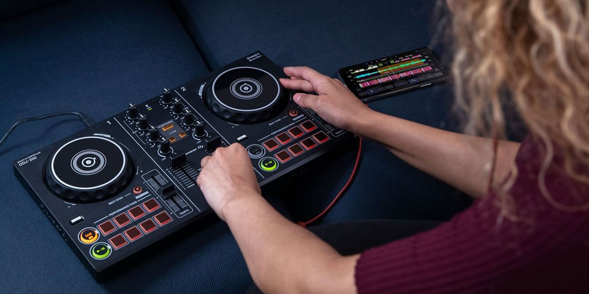 Pioneer DJ DDJ-200 Smart DJ Controller