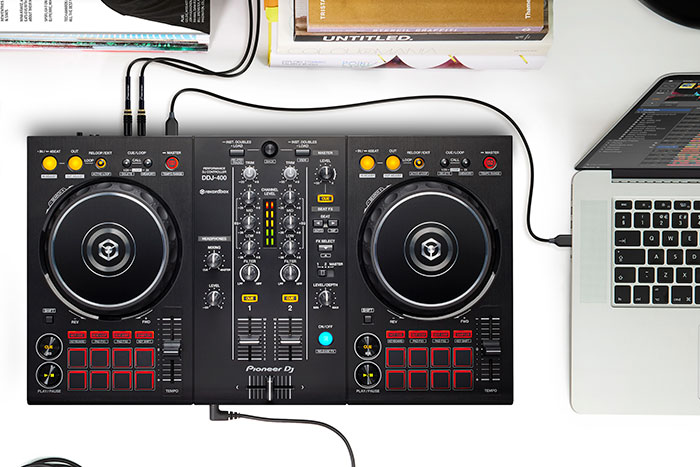 Qué equipos necesitas para montar un estudio de DJ?