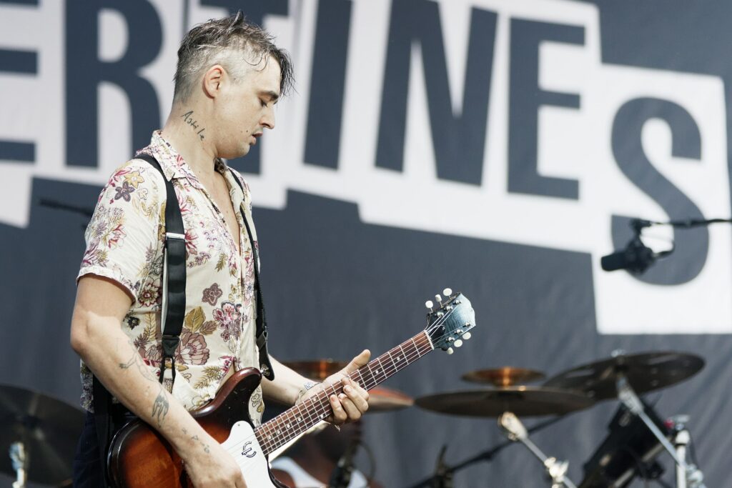 2560px-Festival_des_Vieilles_Charrues_2016_-_The_Libertines_-_012