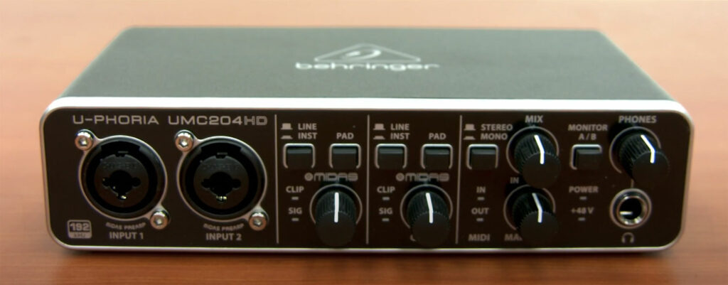 Behringer-U-PHORIA-UMC204HD-USB-Audio-Interface
