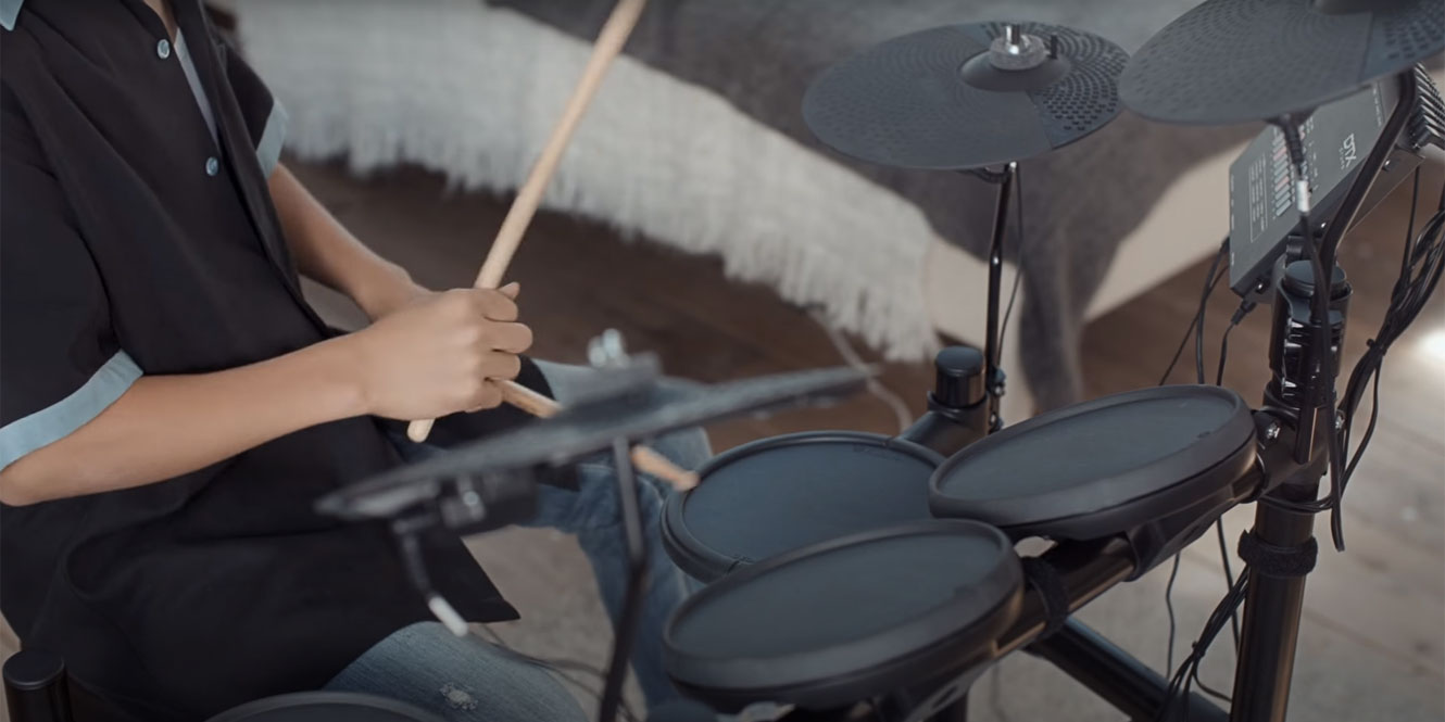 Yamaha DTX402 Drum Kit Review - A Hands-On Review