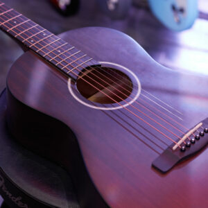 ACOUSTIC GUITAR BUYER'S GUIDE