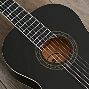 The strings of the Deluxe Classical Guitar by Gear4music