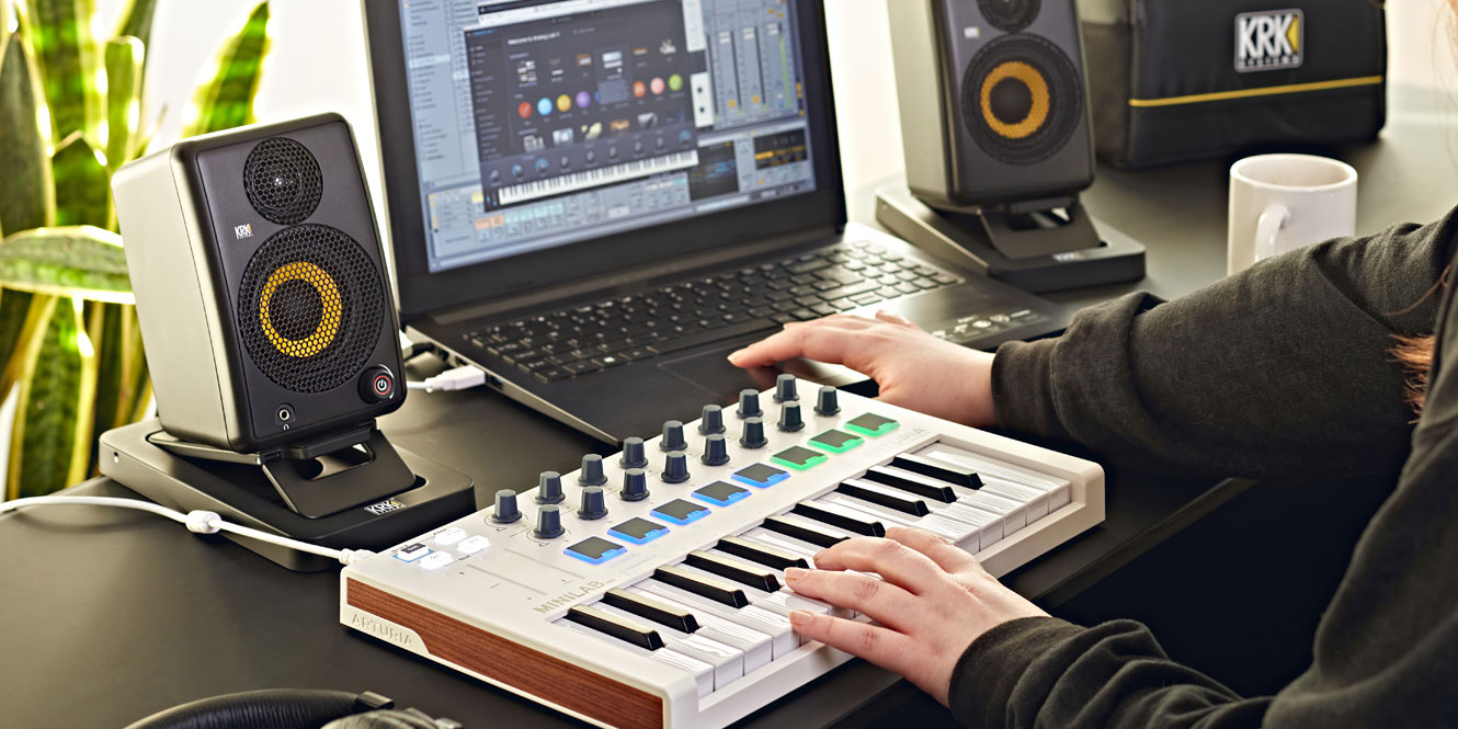 Mac Setups: The Studio of a Music Producer