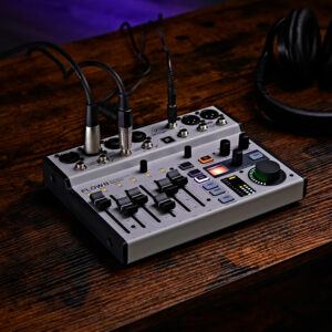 5 Best Small Mixers for Live Performances (With Effects)