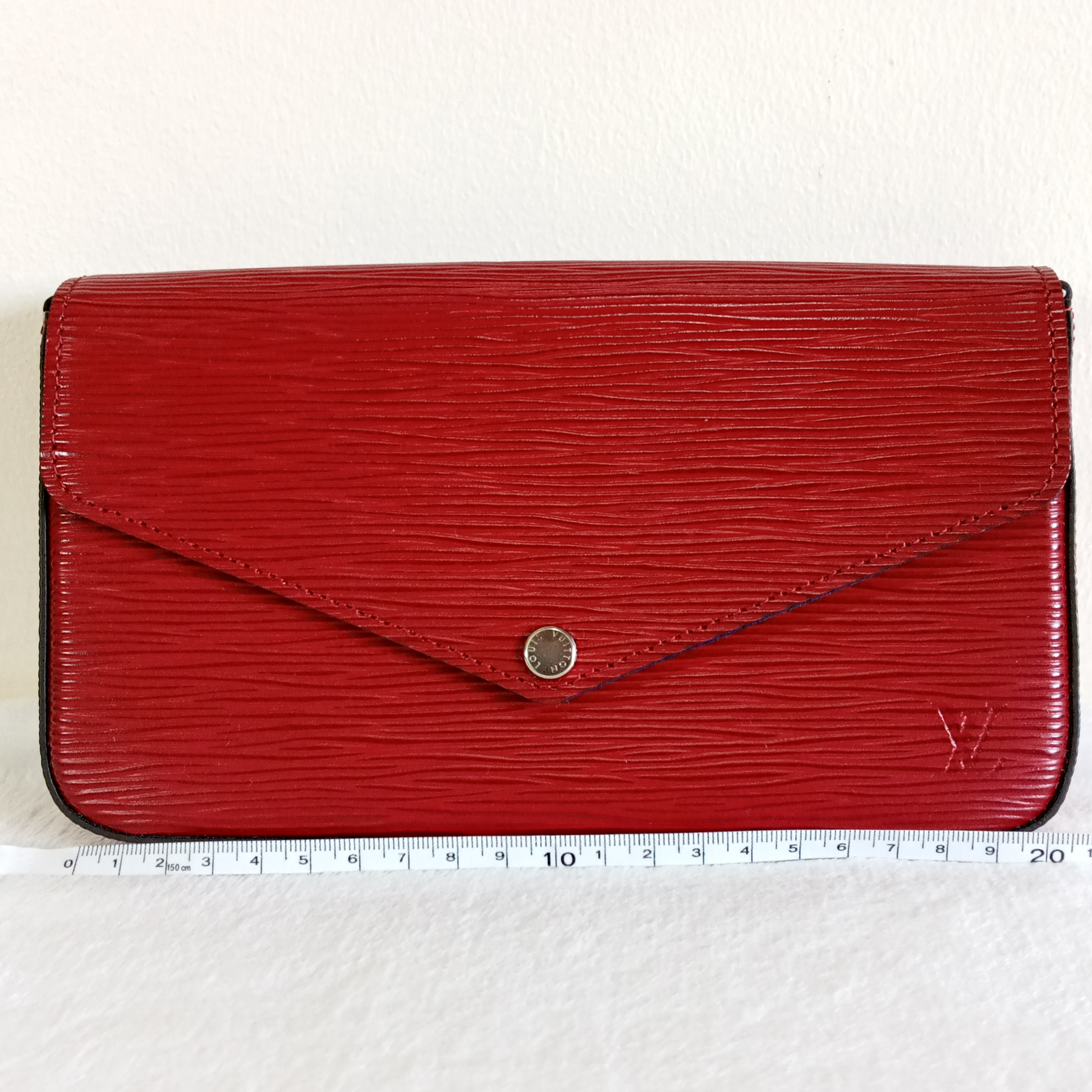 Louis Vuitton // 2019 Epi Cherry Berry Félicie Pochette Bag – VSP