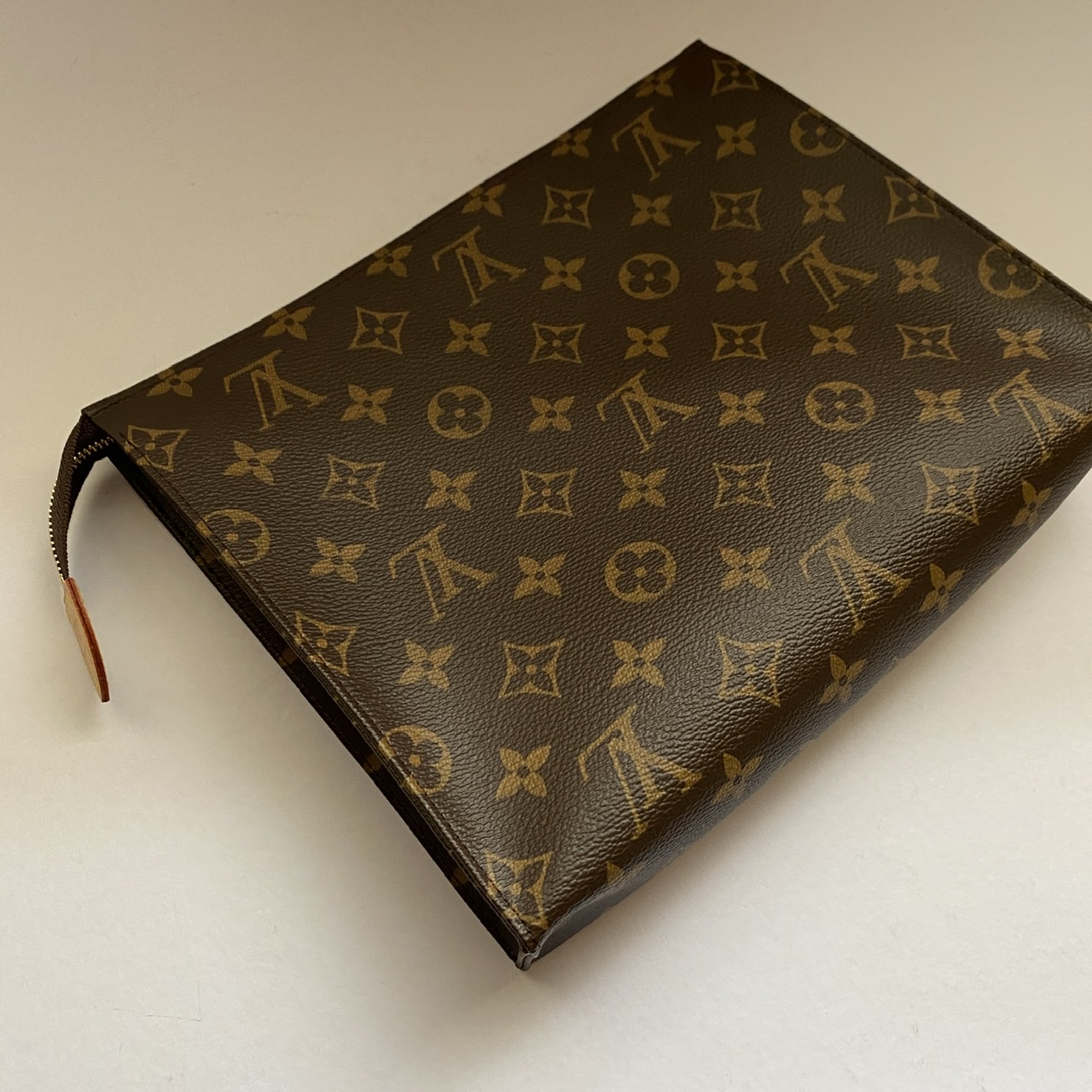 Louis Vuitton TOILETRY POUCH 26 - BrandConscious Authentics