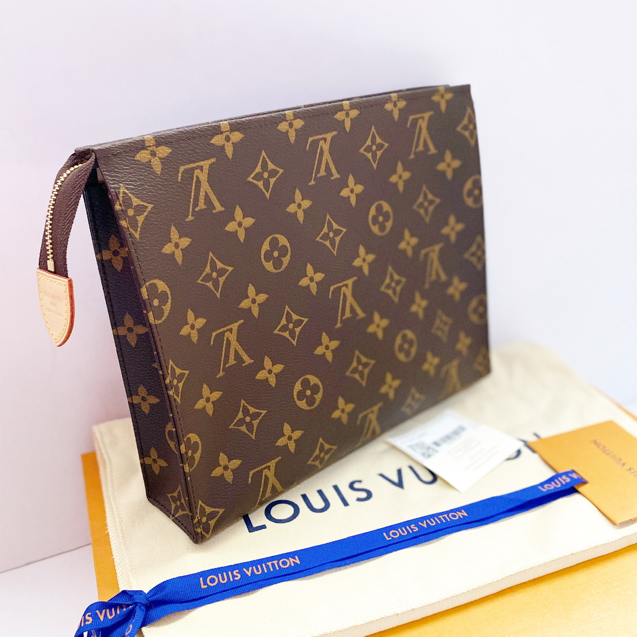 Louis Vuitton Monogram Toiletry Pouch 26 – Luxury GoRound