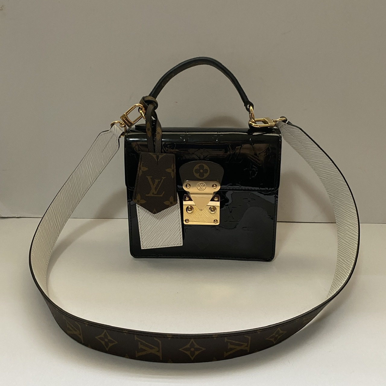 Louis Vuitton Vernis Monogram Spring Street Bag - Black Handle Bags,  Handbags - LOU491431