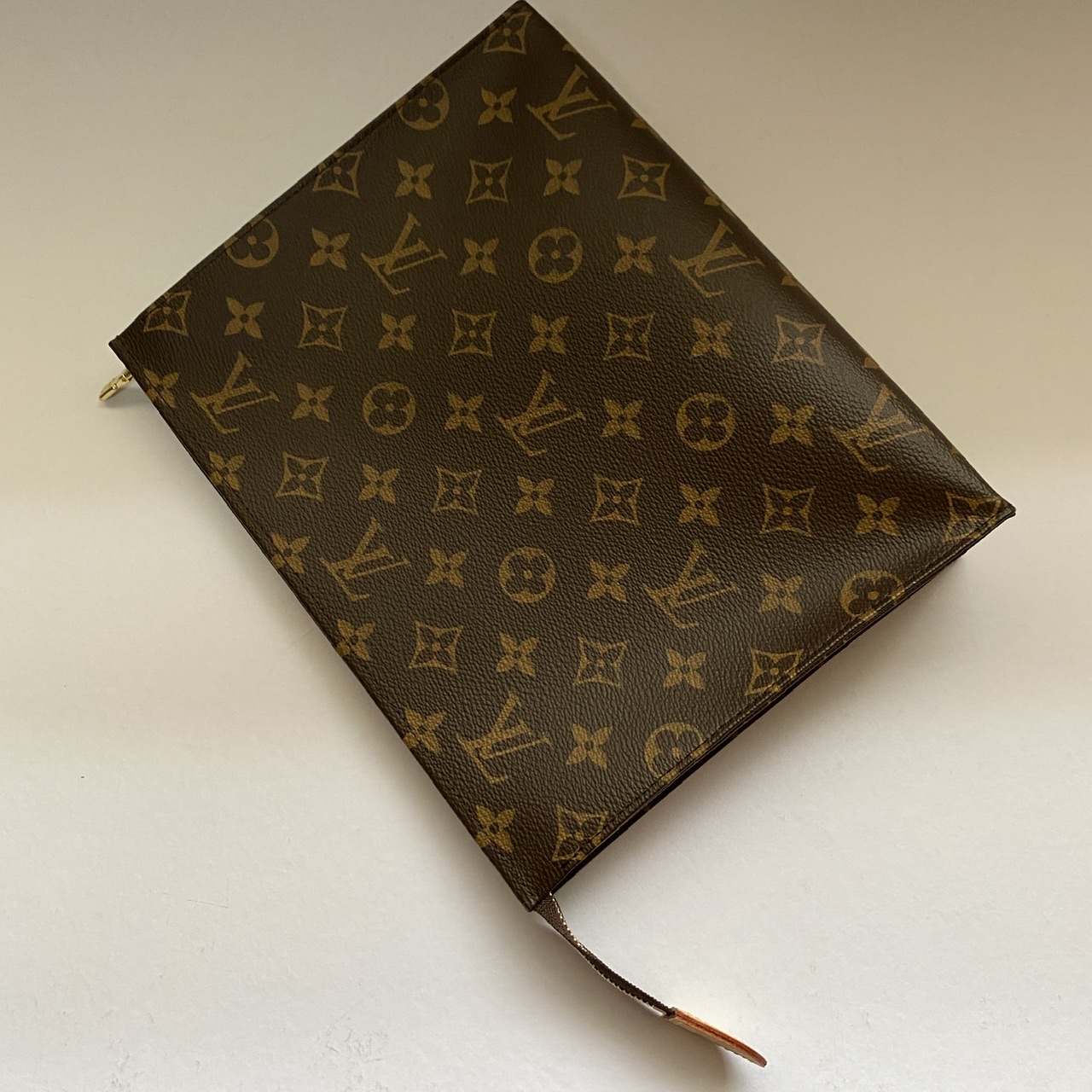 Louis Vuitton TOILETRY POUCH 26 - BrandConscious Authentics