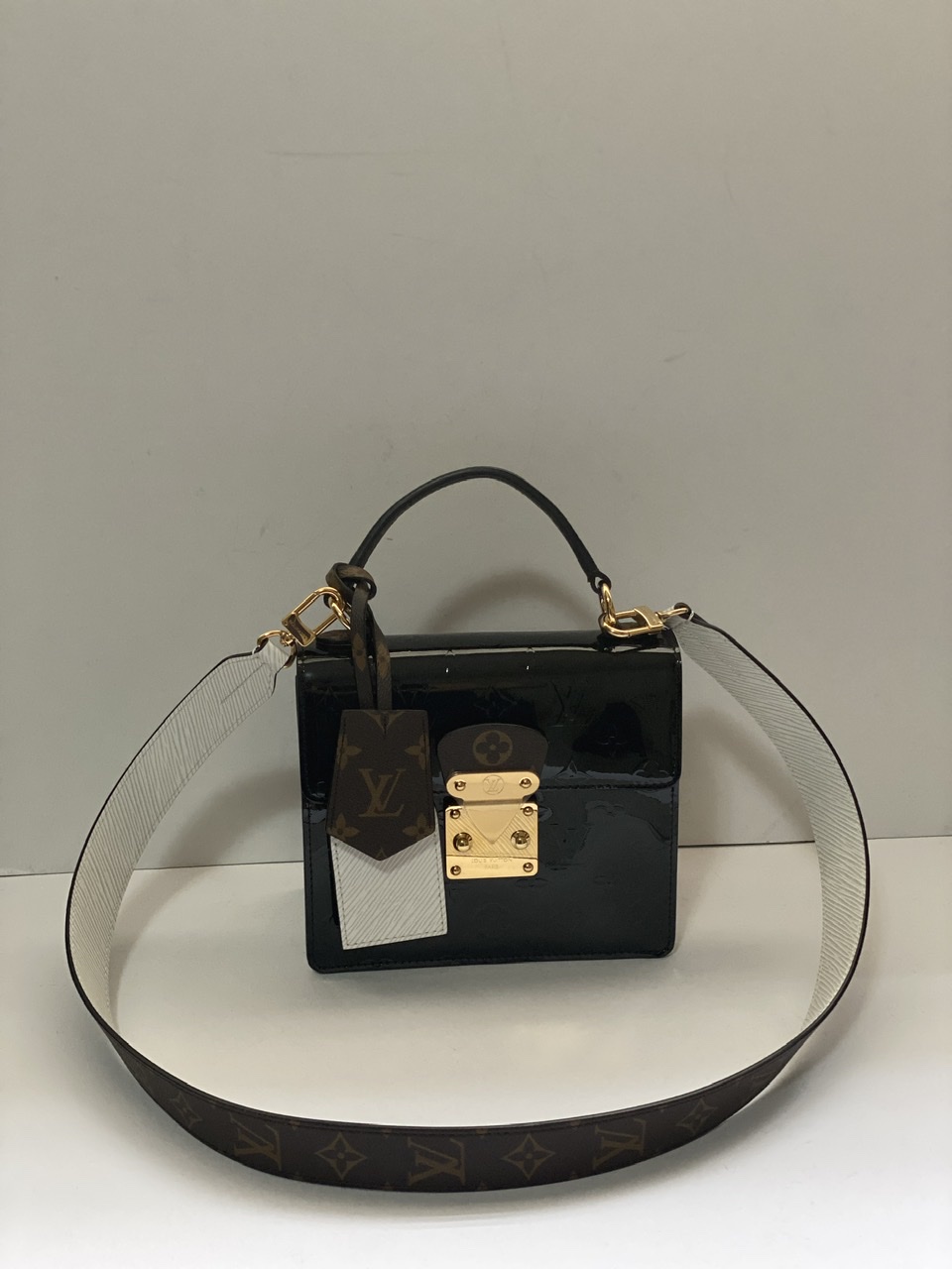 M90375 Louis Vuitton 2019 Monogram Vernis Spring Street-Black