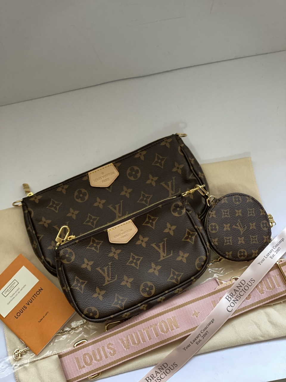 Louis Vuitton Wave Multi Pochette Black - BrandConscious Authentics