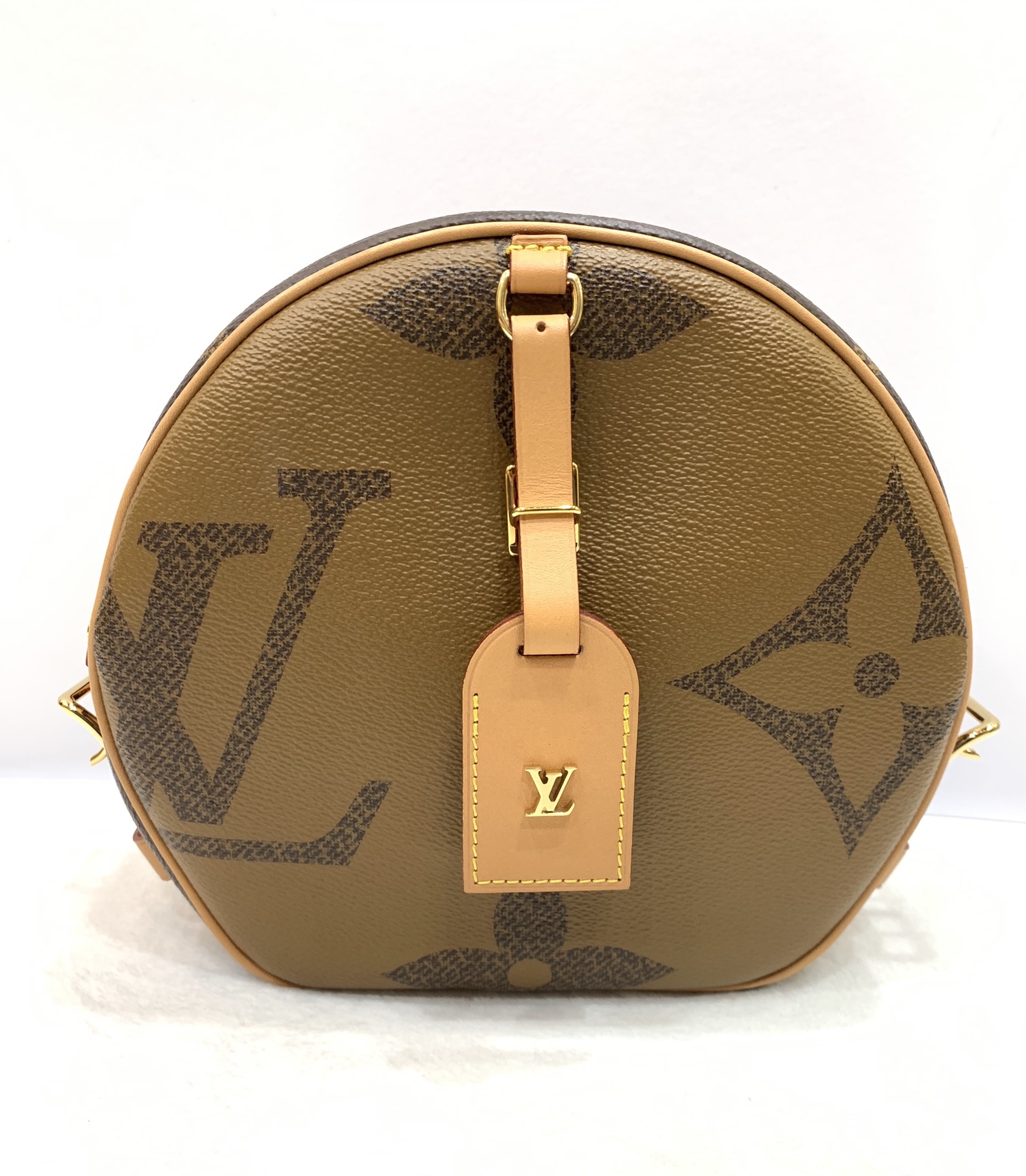 Louis Vuitton Boite Chapeau Souple Monogram Giant - BrandConscious
