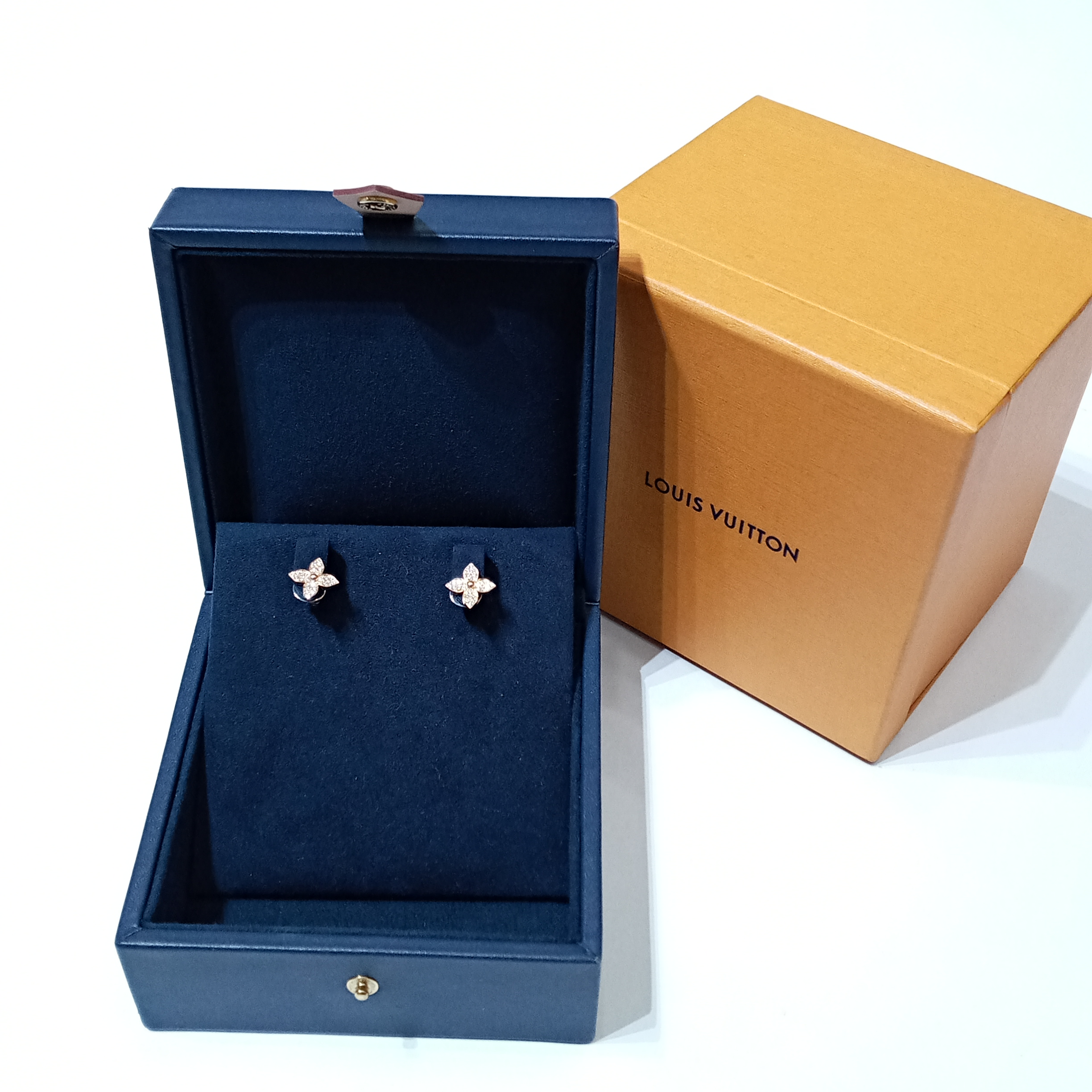 Louis Vuitton Pure Dreille Crew Diamond Stud Earrings 14k White