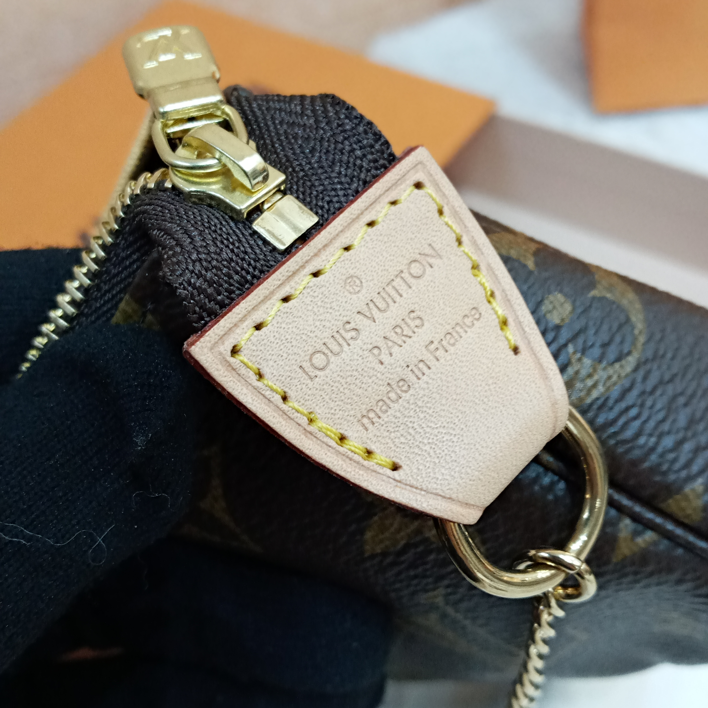 CARTERA DE MANO MINI POCHETTE ACCESSOIRES Louis Vuitton – KJ VIPS