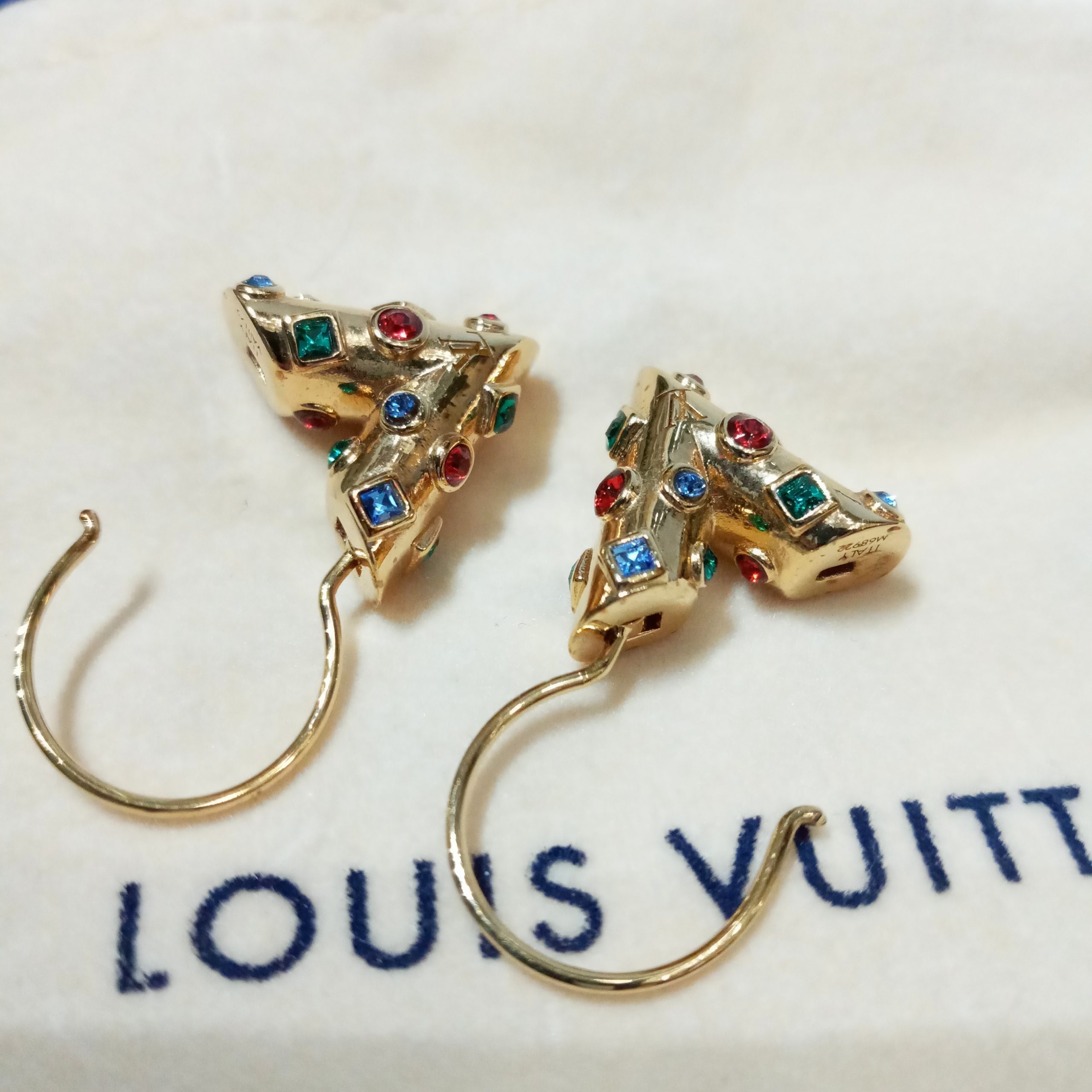 Louis Vuitton Essential V Hoop Earrings