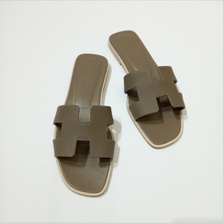 Hermes Oran Slide Sandals, Etoupe, Size 37.5, New in Box WA001