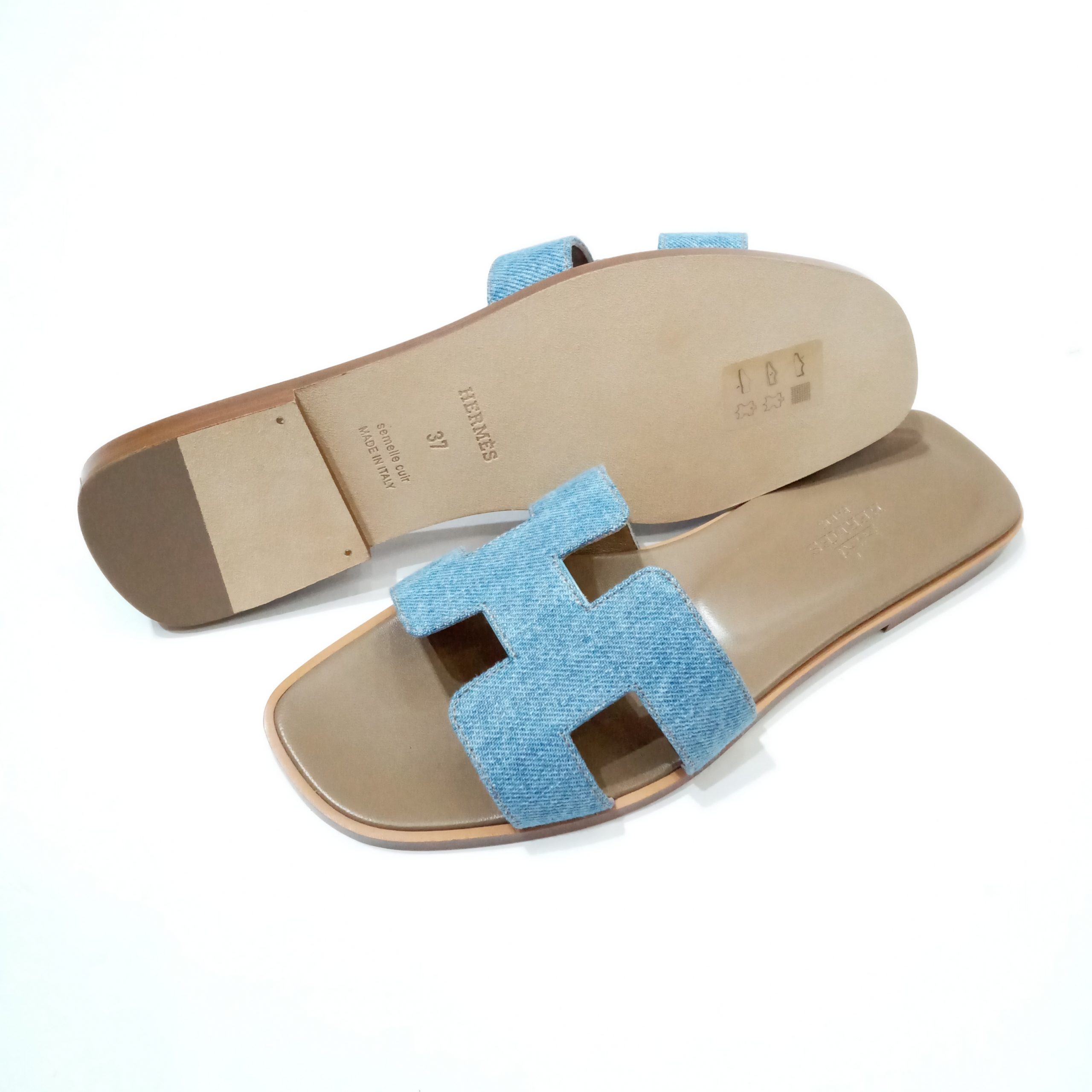 Hermes Oran Etoupe Size 37 - BrandConscious Authentics