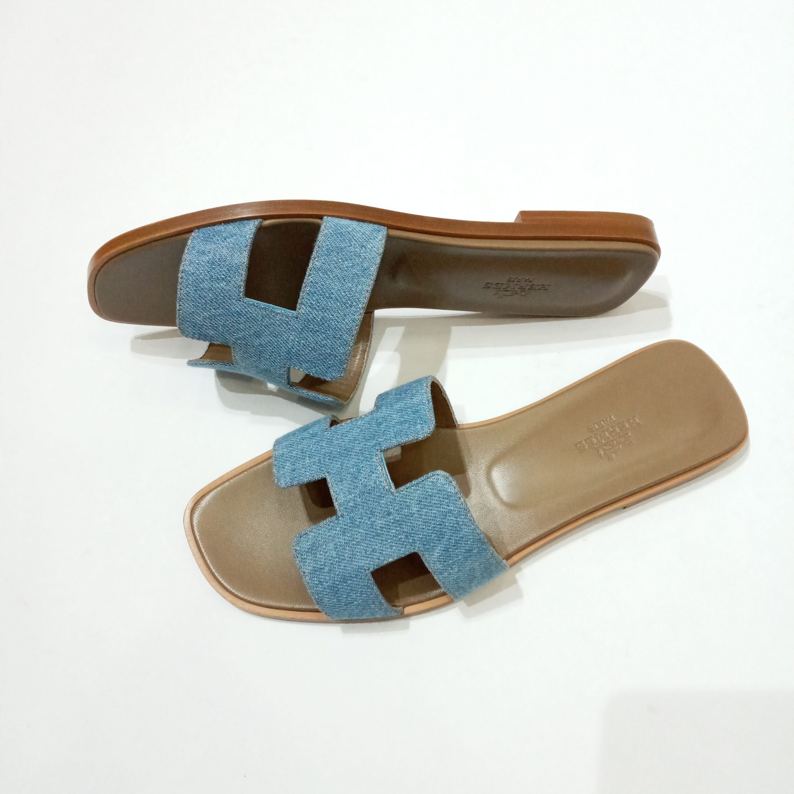 Hermes Oran Etoupe Size 37 - BrandConscious Authentics