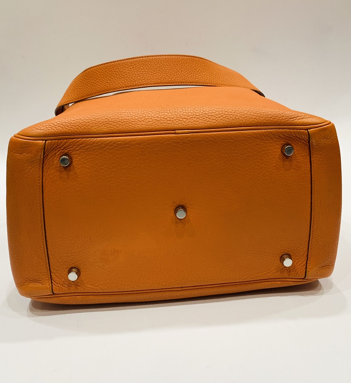 bagfetishperson: Bag of the day: Hermes Lindy 34 orange