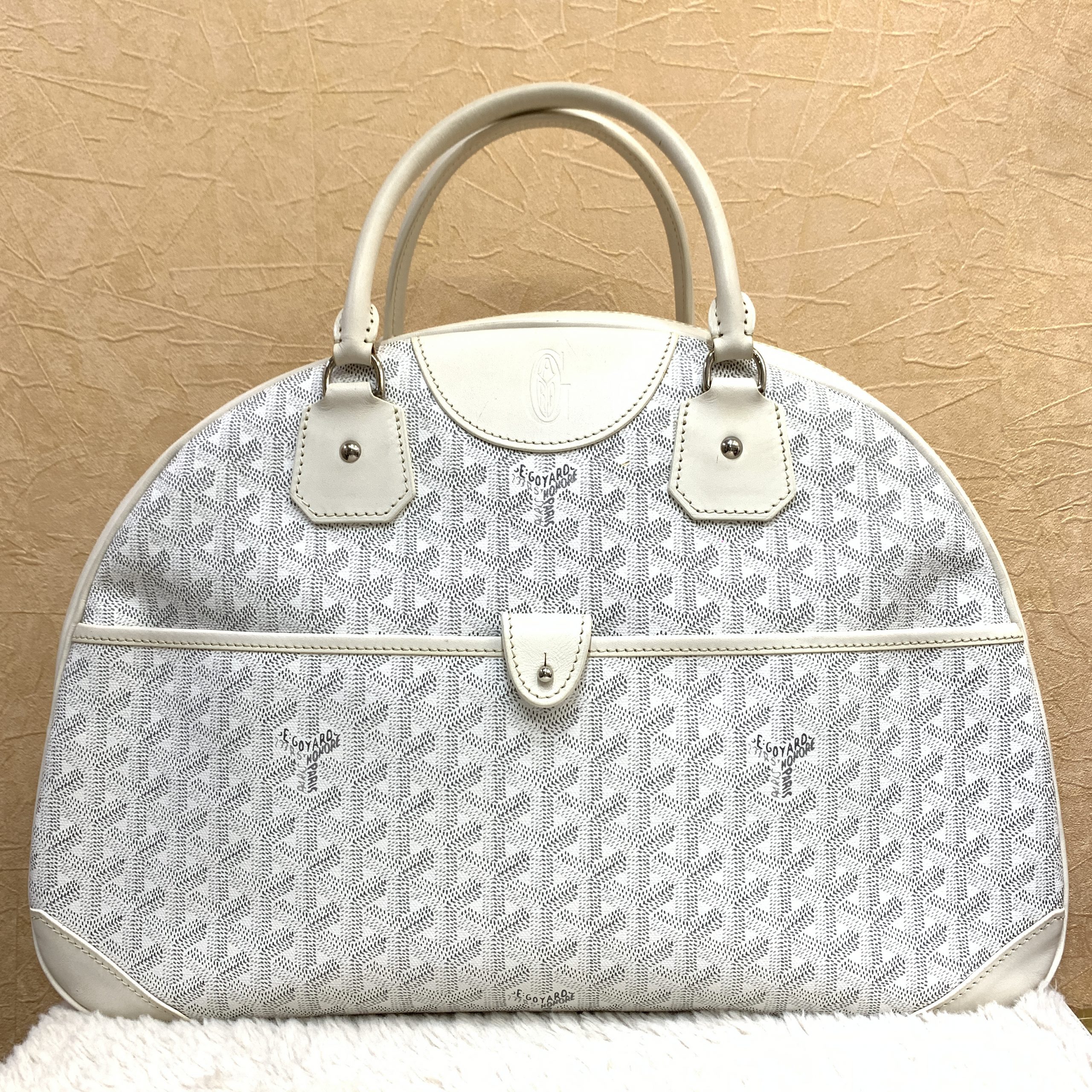 Goyard White Chevron Print Coated Canvas St. Jeanne GM Bowler Bag - Yoogi's  Closet