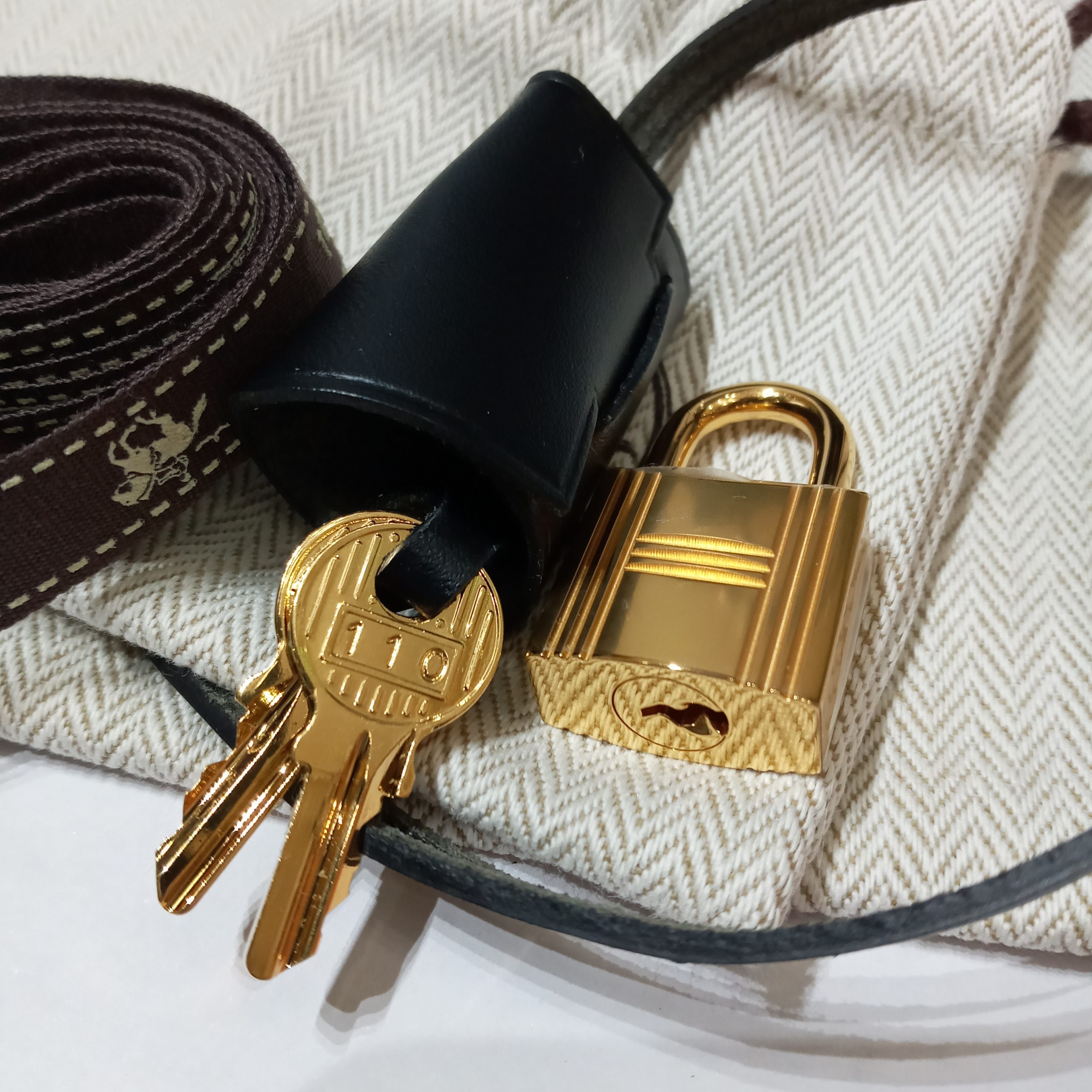 Hermes Herbag Zip31 Retourne Gold Hardware - BrandConscious Authentics