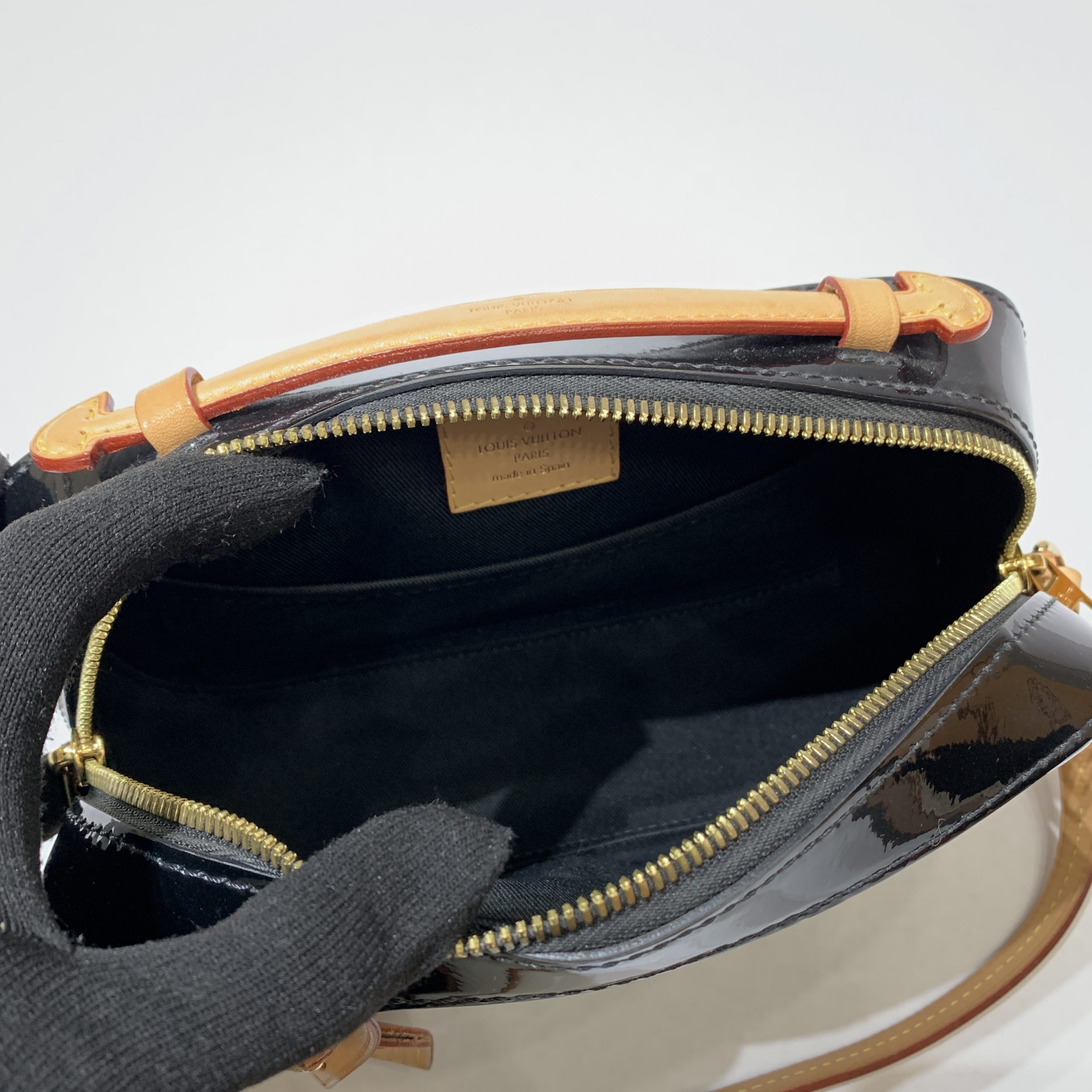 Louis Vuitton Black Monogram Vernis Santa Monica Camera Bag – The Closet