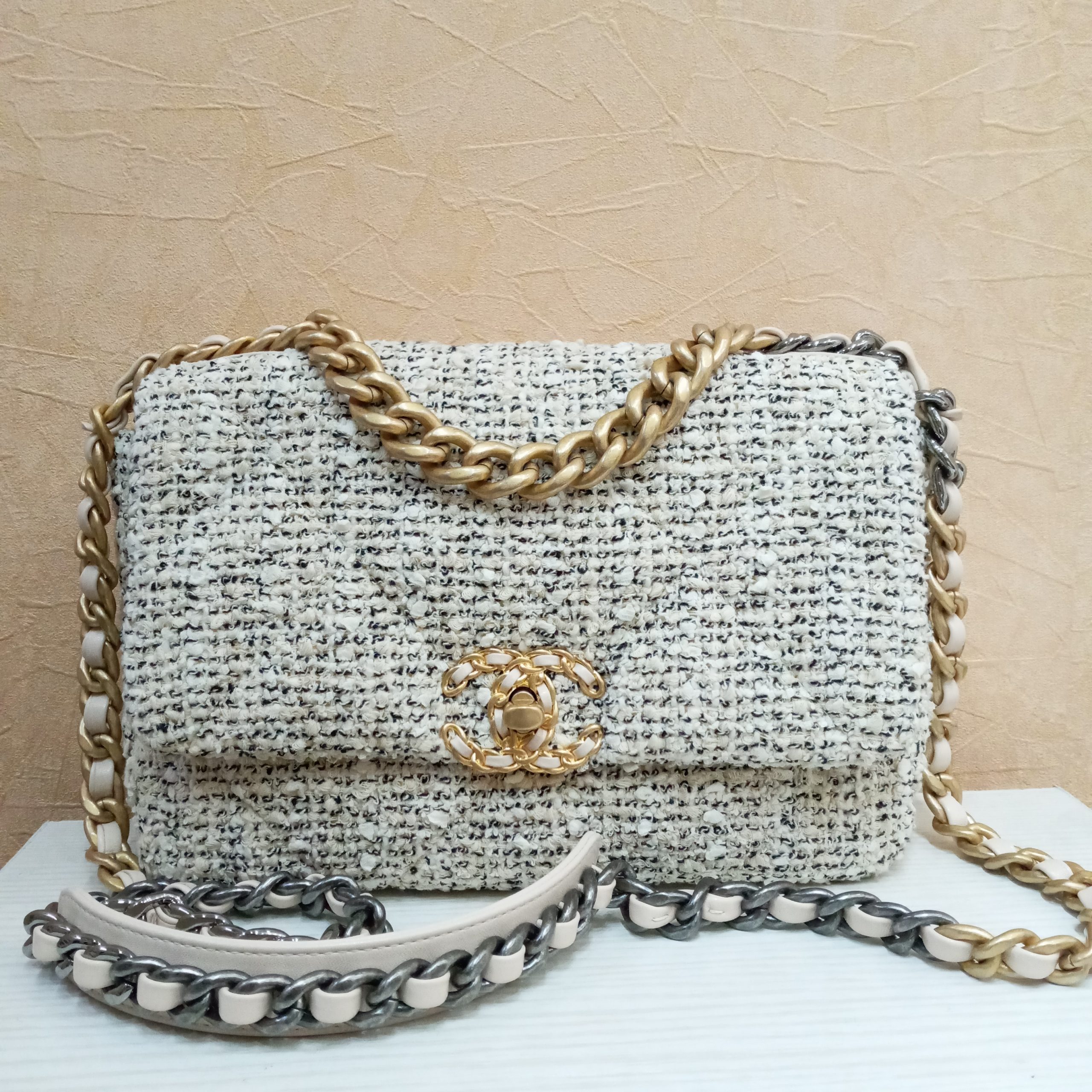 chanel 19 oreo tweed