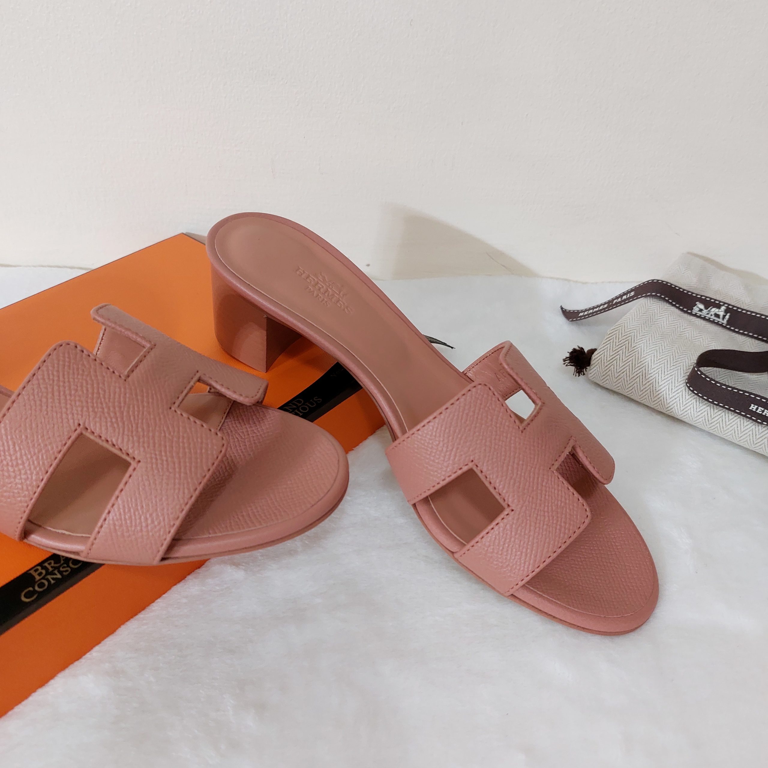 Replica Hermes Oasis Sandals In Black Epsom Leather