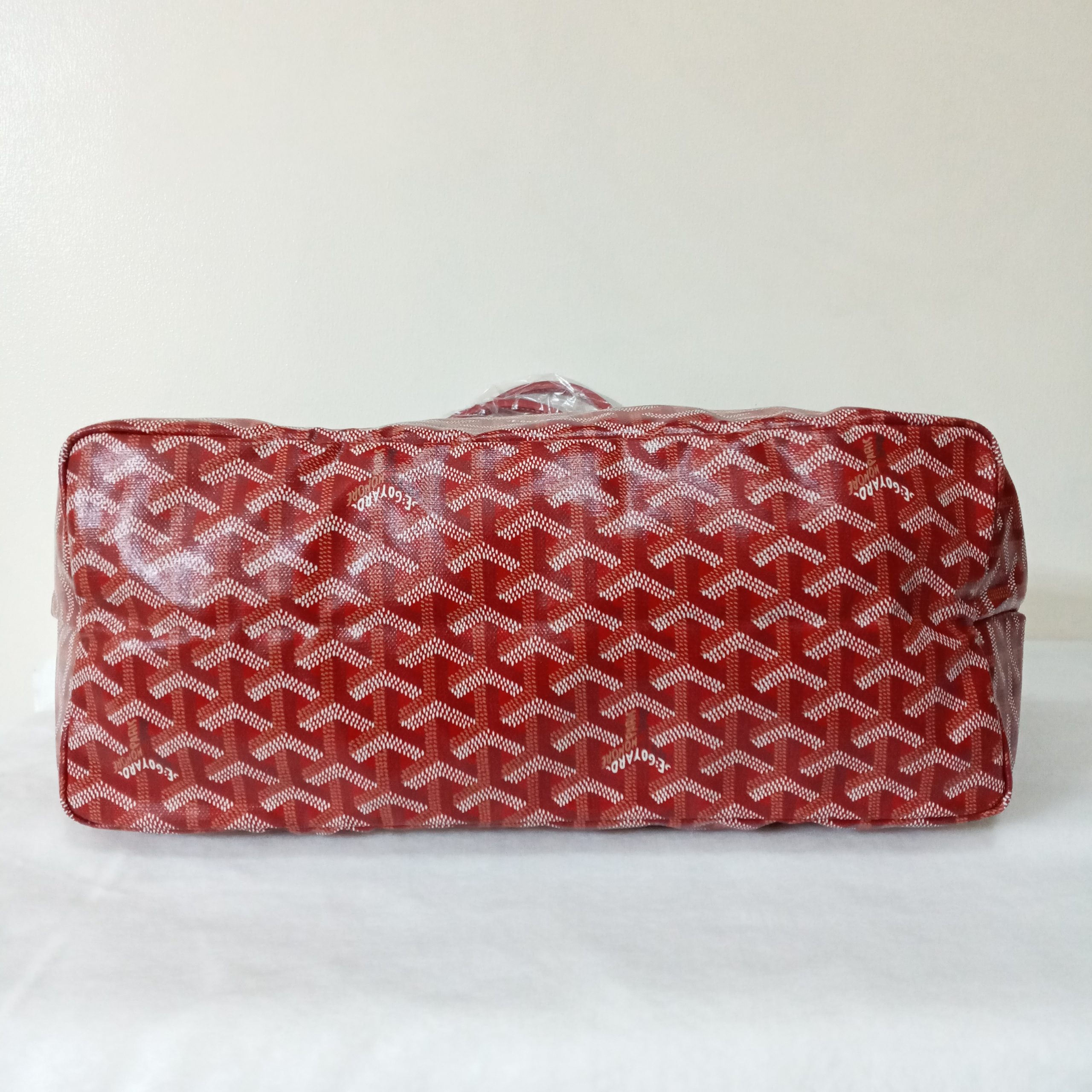 Goyard Red St. Louis PM Tote Bag ○ Labellov ○ Buy and Sell Authentic Luxury