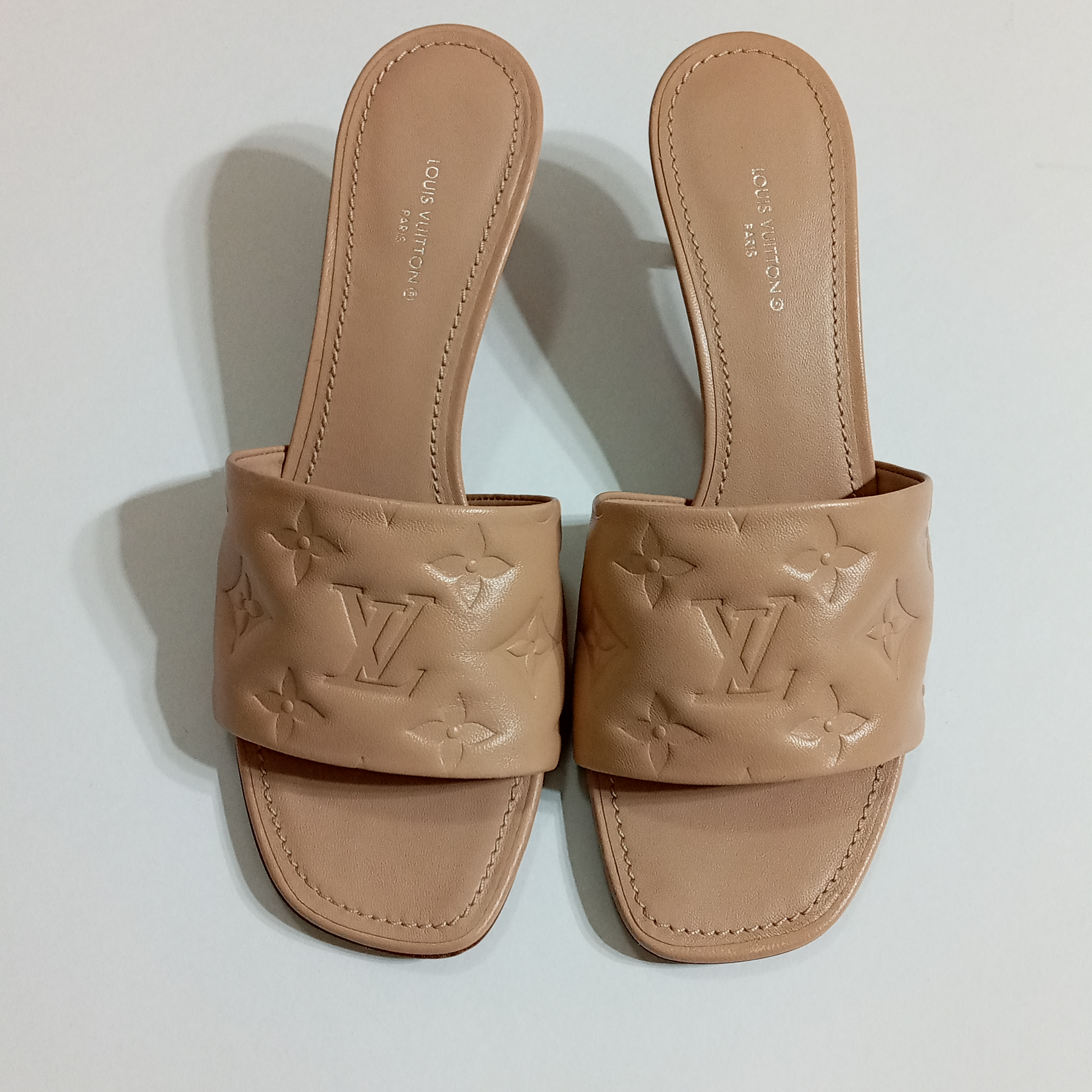 LOUIS VUITTON Brown Monogram Slides Size 37,5