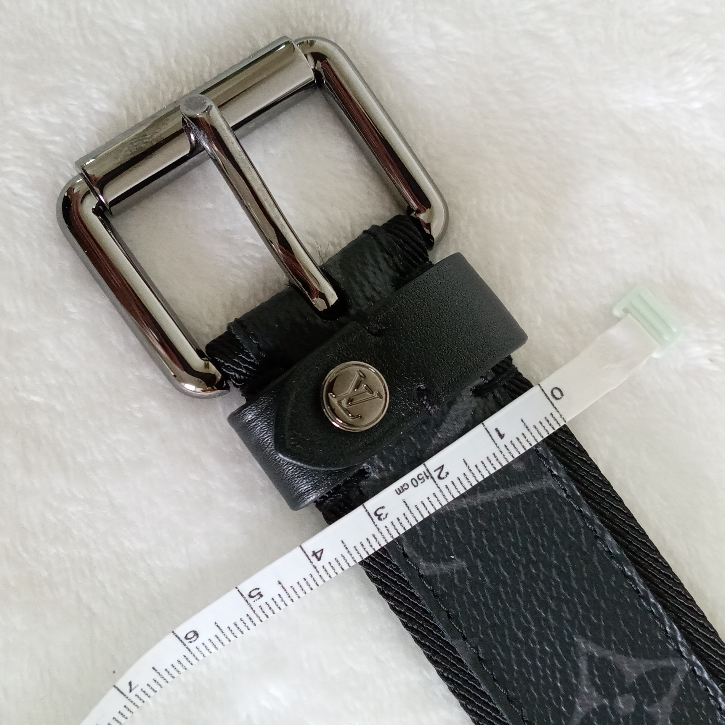 Signature leather belt Louis Vuitton Black size 90 cm in Leather