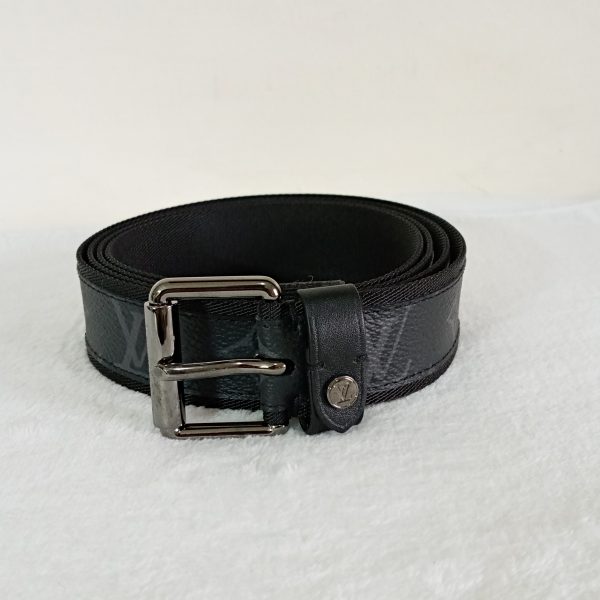 Louis Vuitton Silver Monogram Mirror Leather Initiales Belt Size 90/36 -  Yoogi's Closet