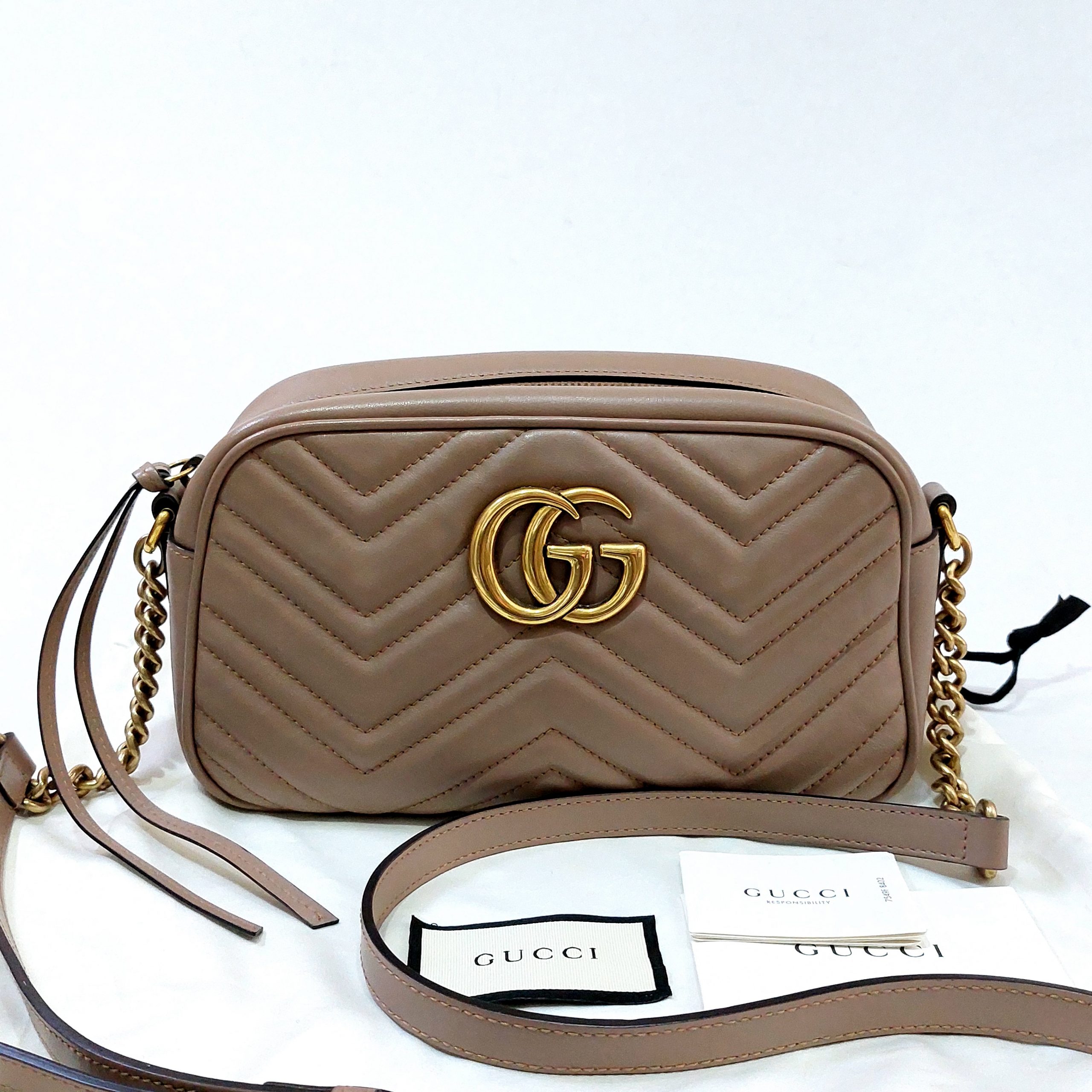 7549f8402 gucci