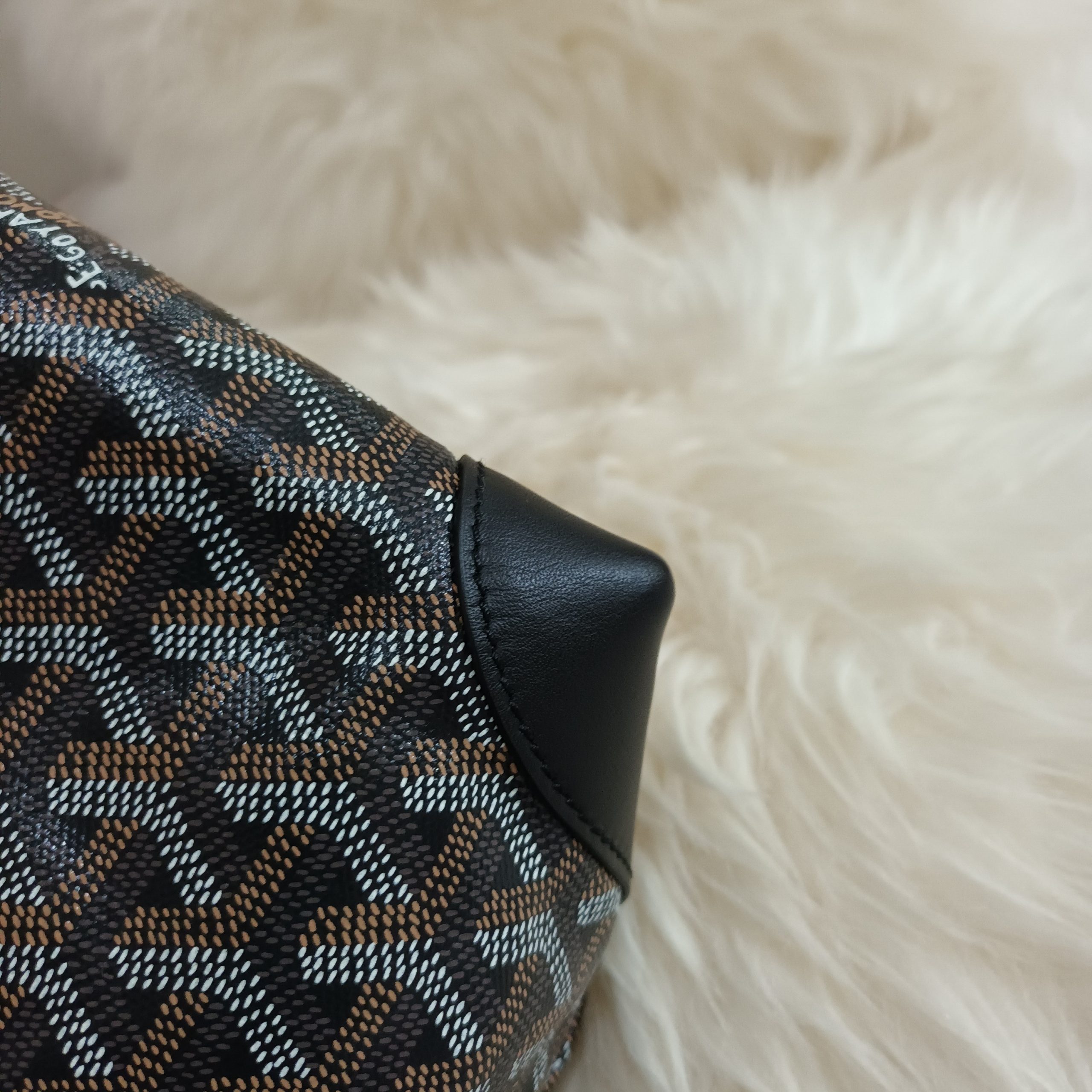 Goyard Black Bellechasse PM Review: Wear & Tear and Strap Replacement —  Girls' Guide to Glitz