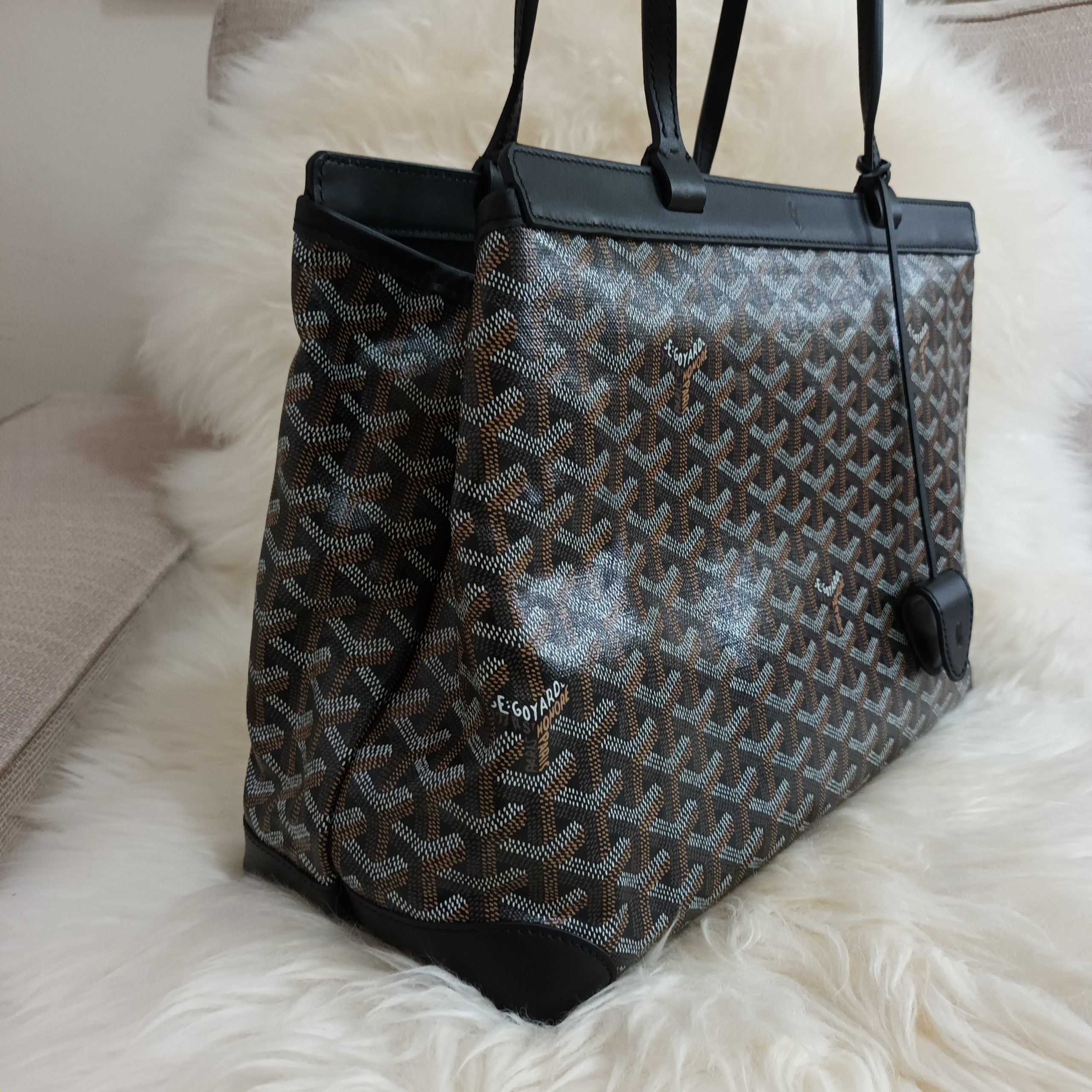 Goyard bellechasse pm, Luxury, Bags & Wallets on Carousell