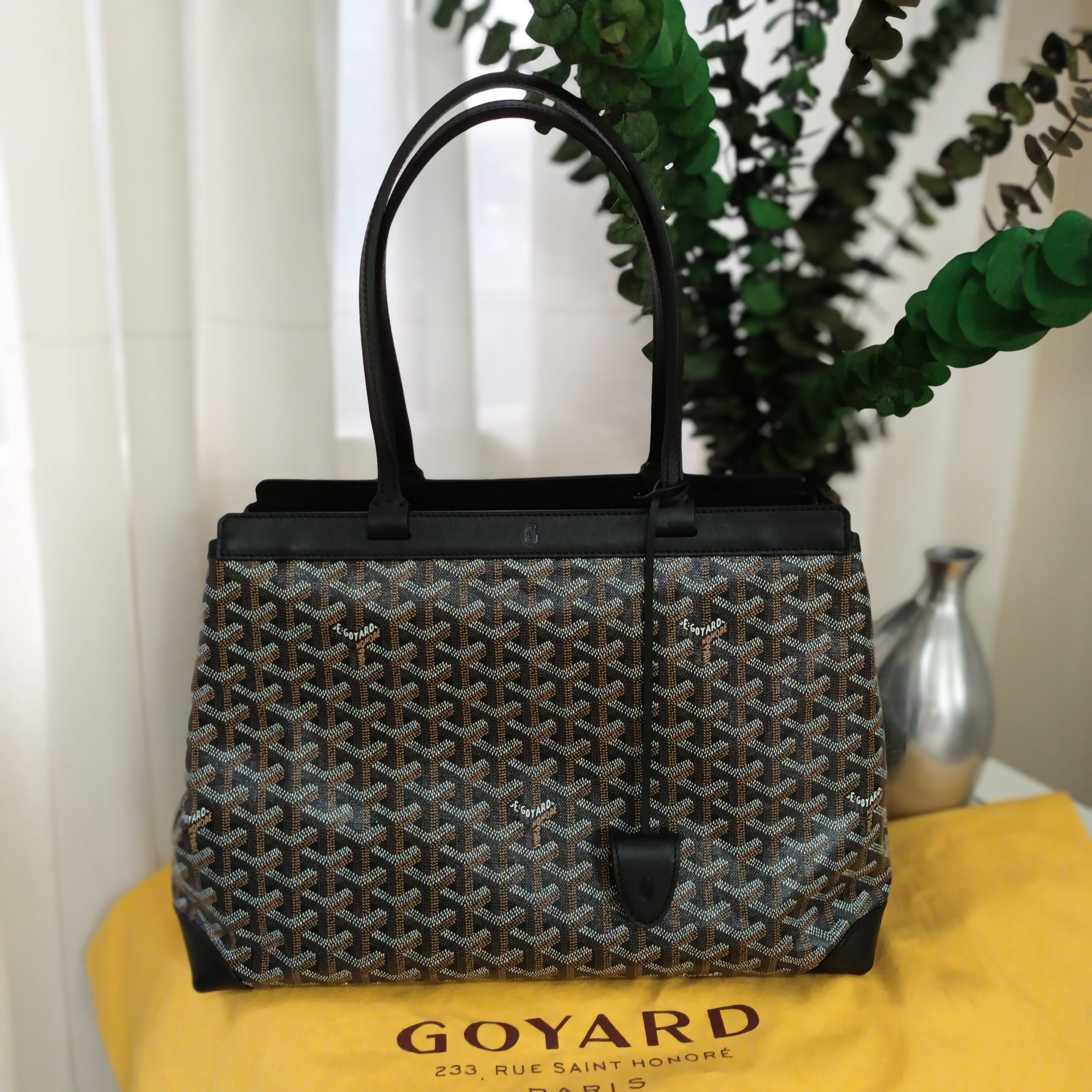 Goyard Black Bellechasse PM Review: Wear & Tear and Strap Replacement —  Girls' Guide to Glitz