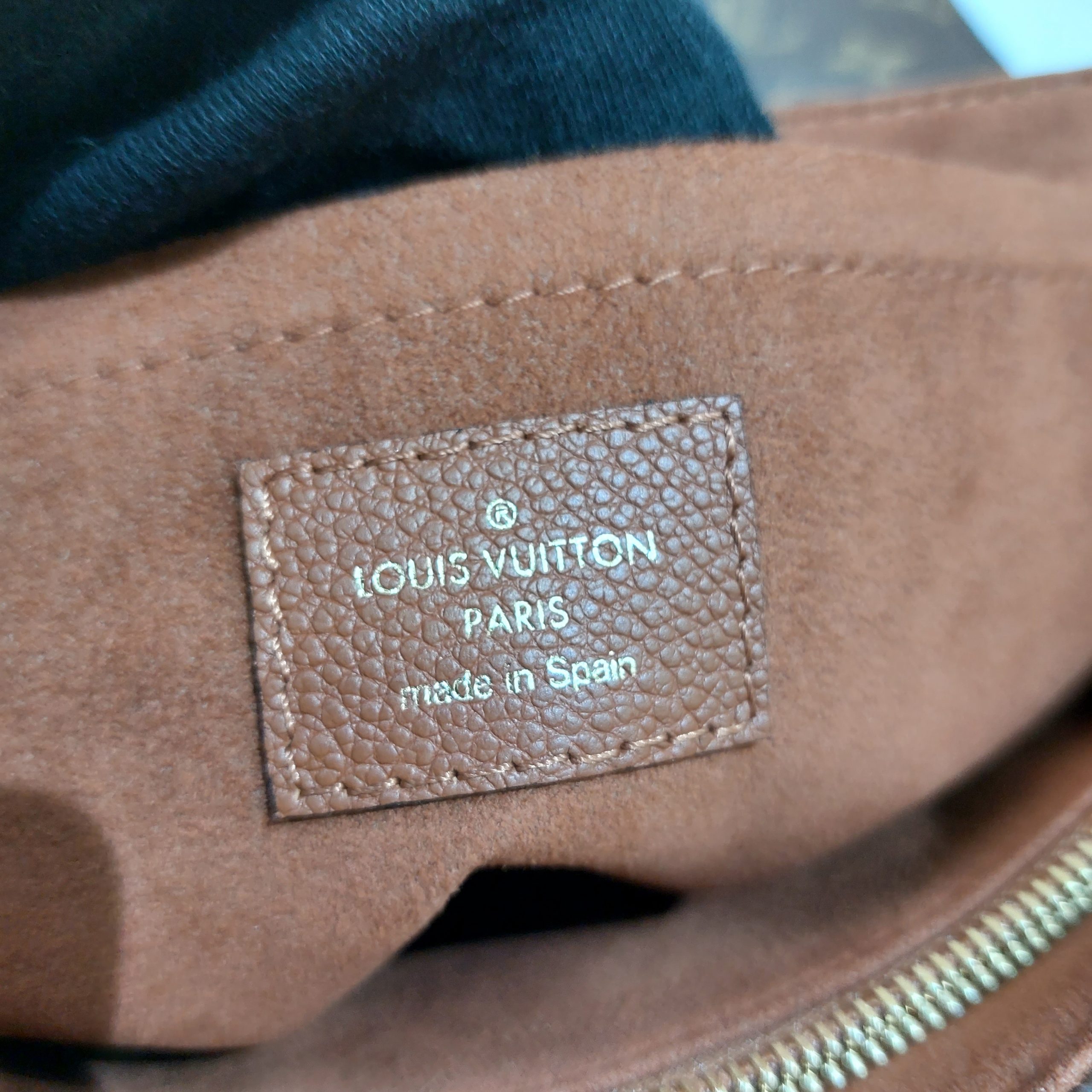 Louis Vuitton Saint Placide Shoulder Bag in Black and Brown Leather and  Canvas Cloth ref.970512 - Joli Closet