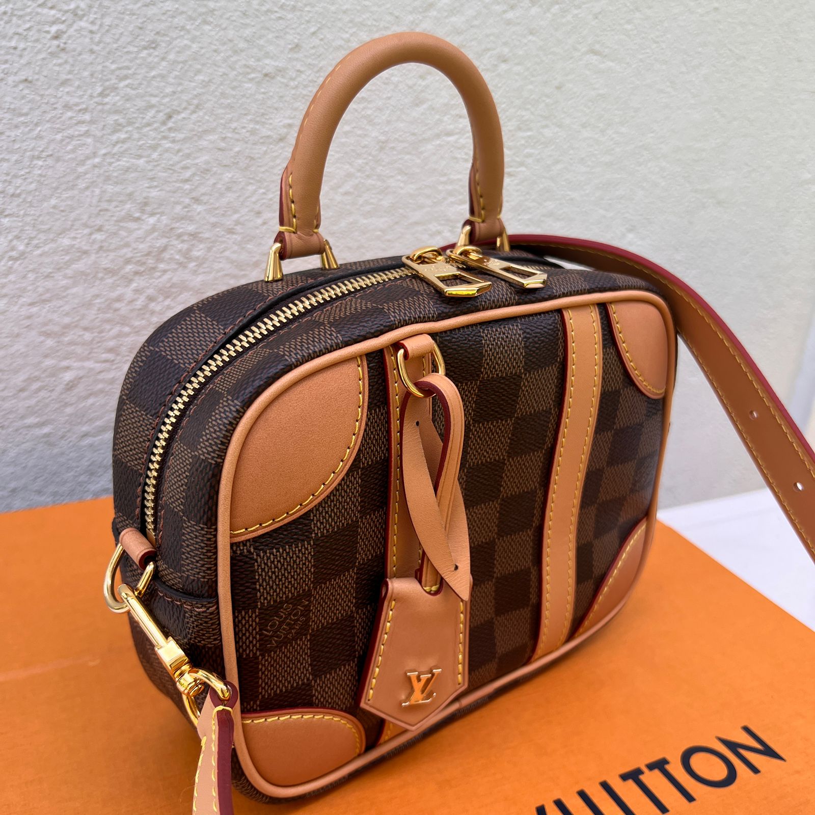 Glimpse: Louis Vuitton VALISETTE SOUPLE BB 