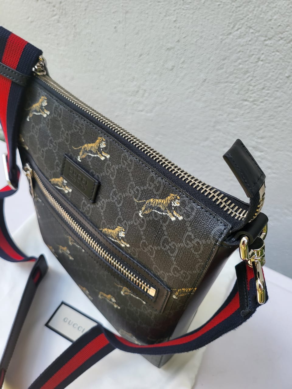 Gucci GG Supreme Tigers Messenger Bag - BrandConscious Authentics