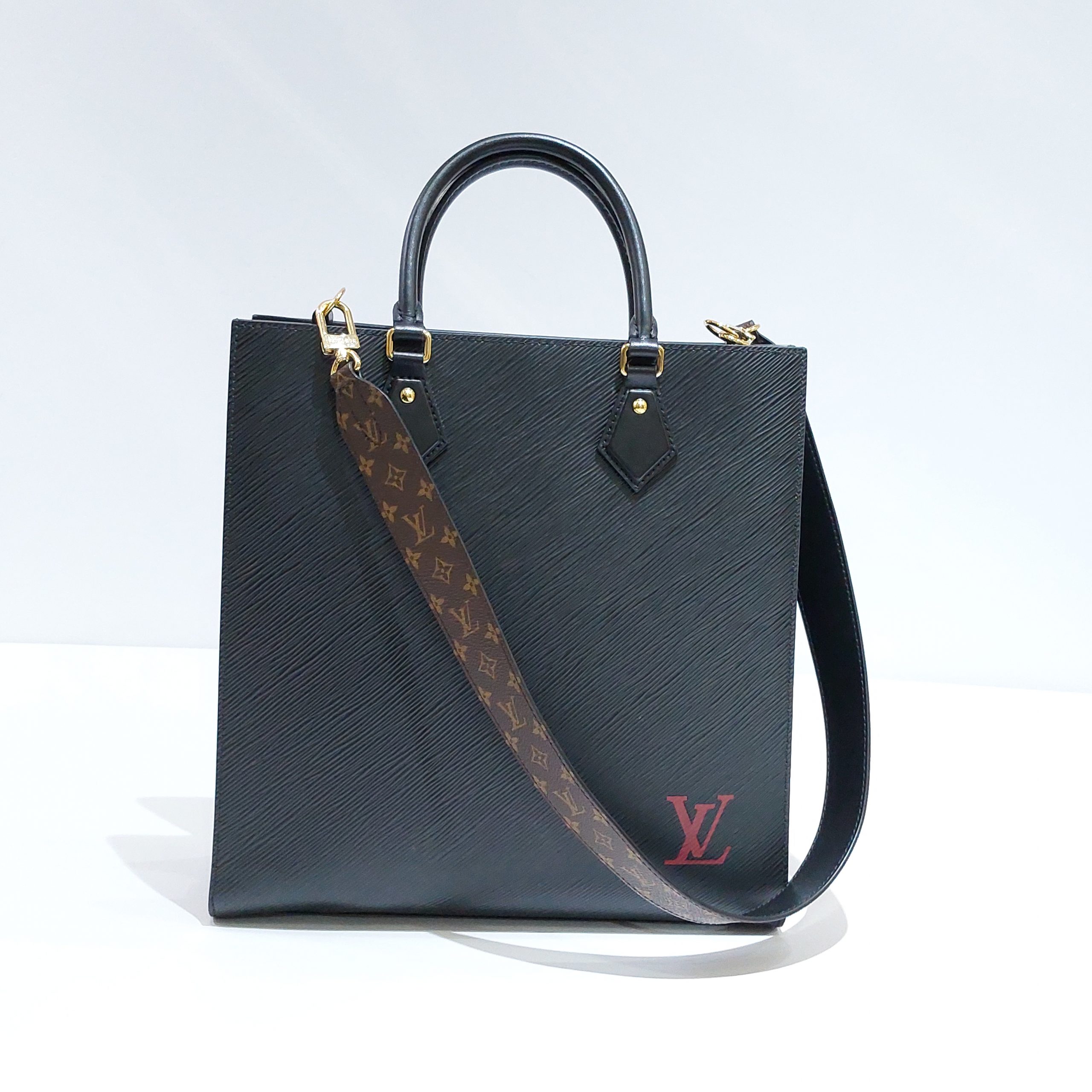 Louis Vuitton Sac Plat 24H M21865 Black -    : r/zealreplica