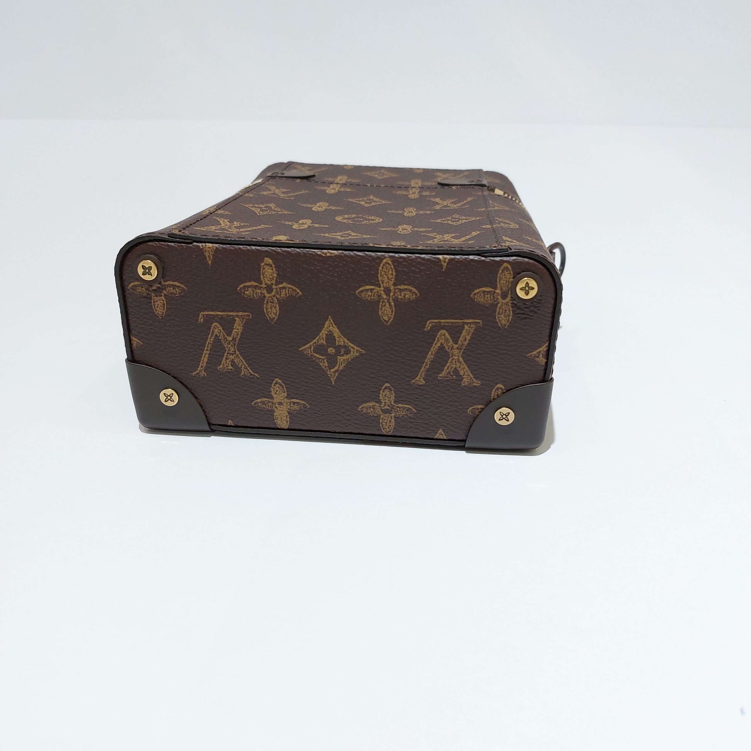 LOUIS VUITTON Trunk Box Earphone Pouch Shoulder Bag Monogram Brown MP3273  Boxed